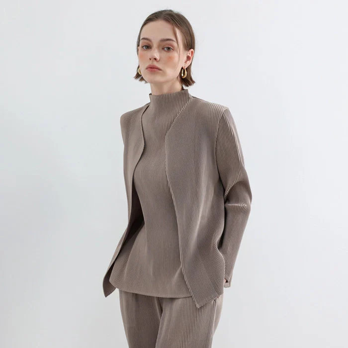 25 FW : ESSENTIAL ITEM