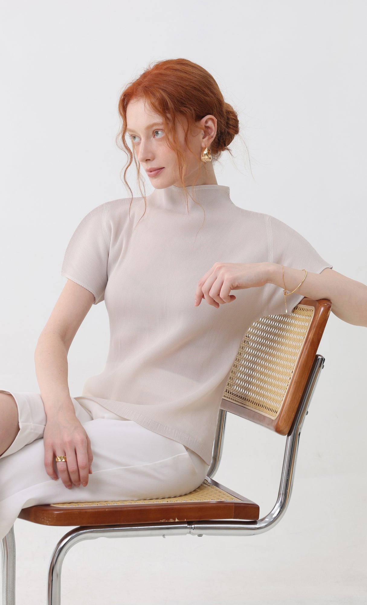 Wanna half-neck pleated top_lightbeige