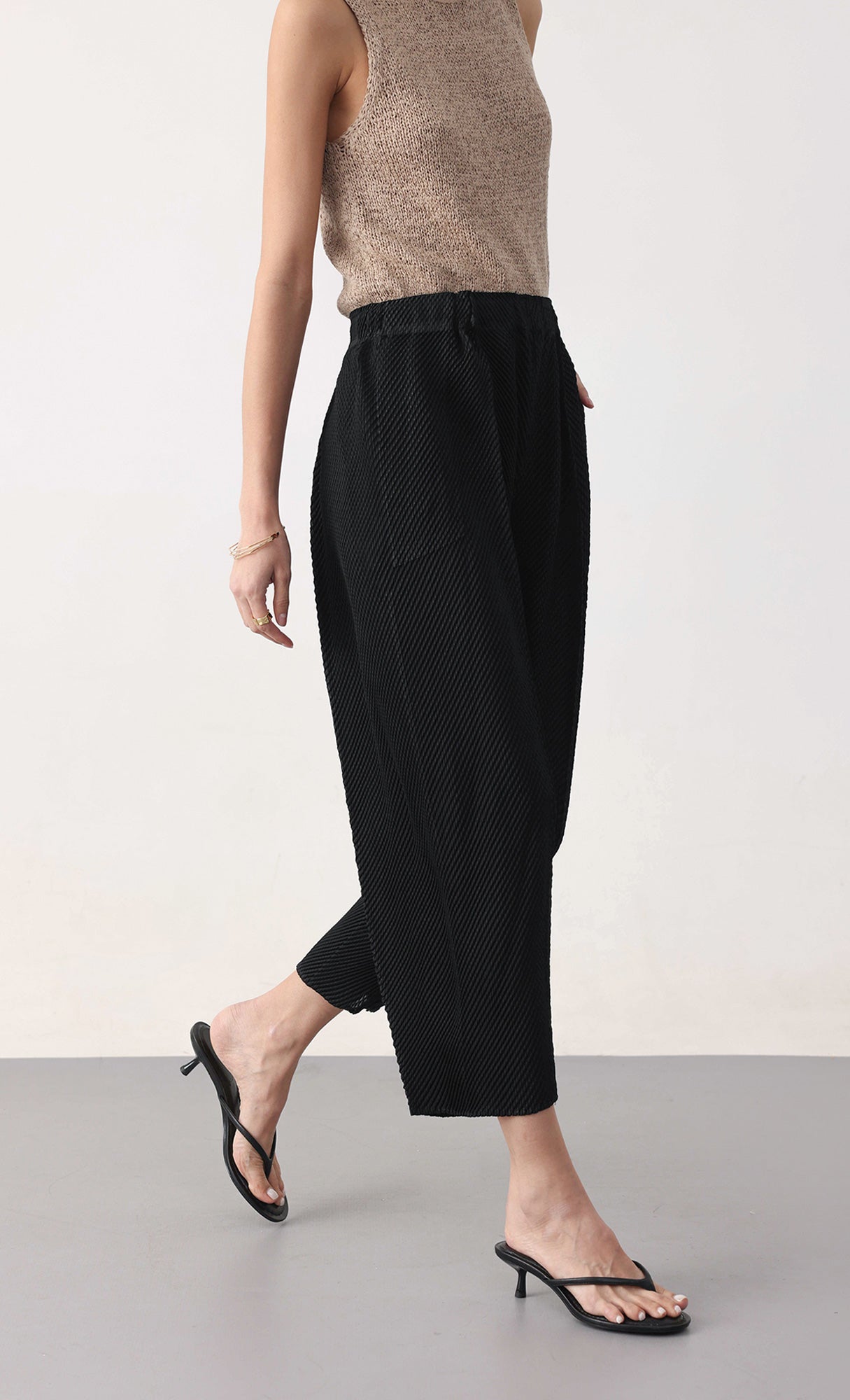 Circular pleated pants_black