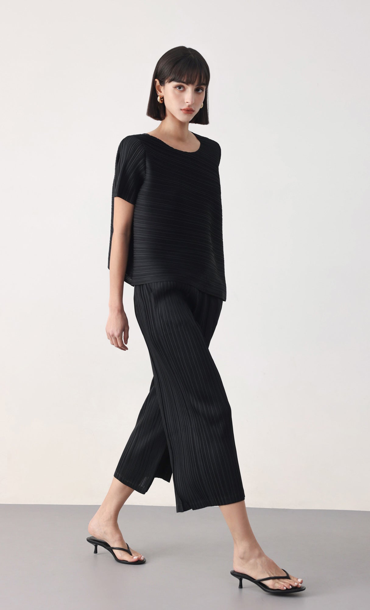 Slashy pleated blouse pants set-up_black