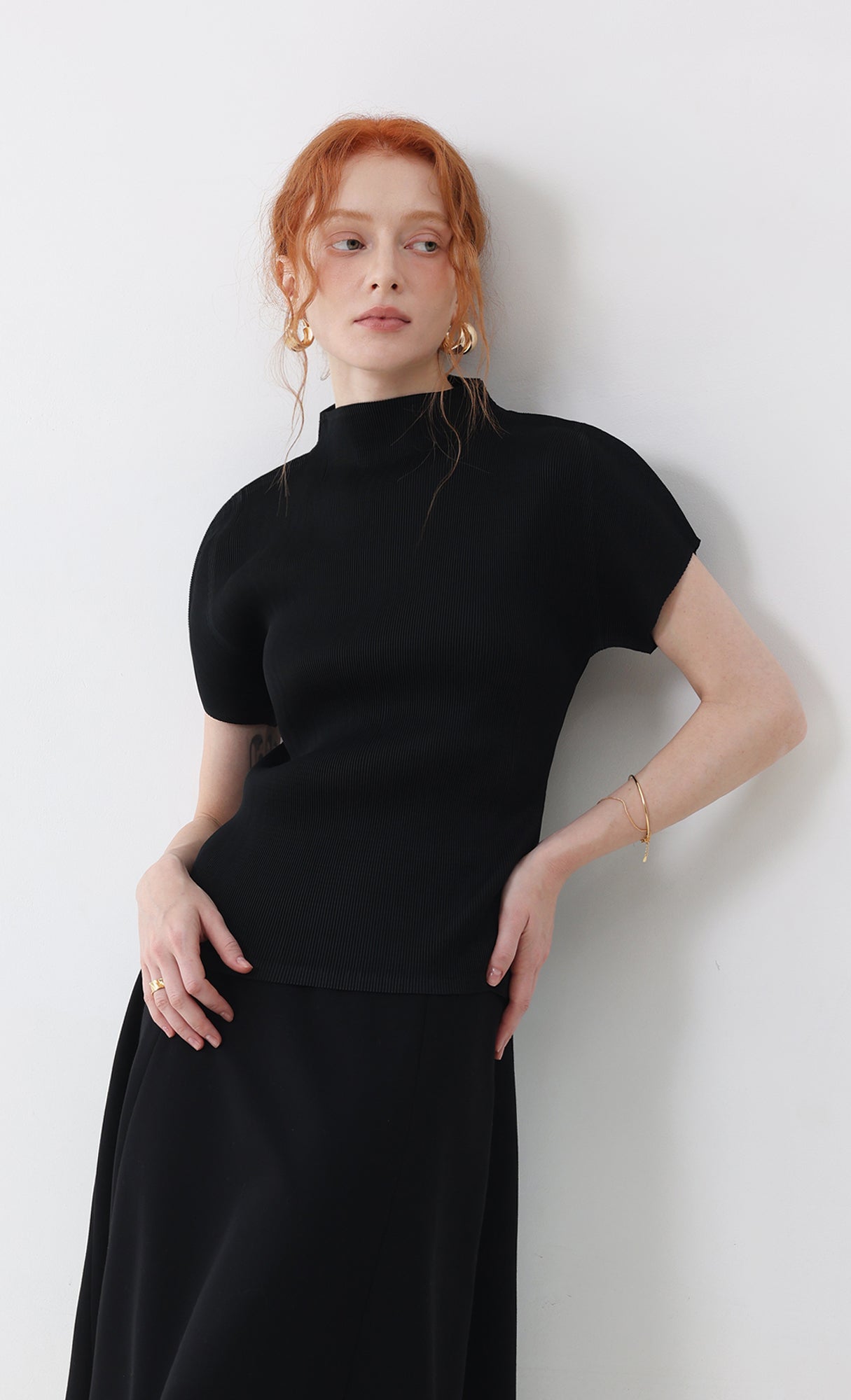 Wanna half-neck pleated top_black