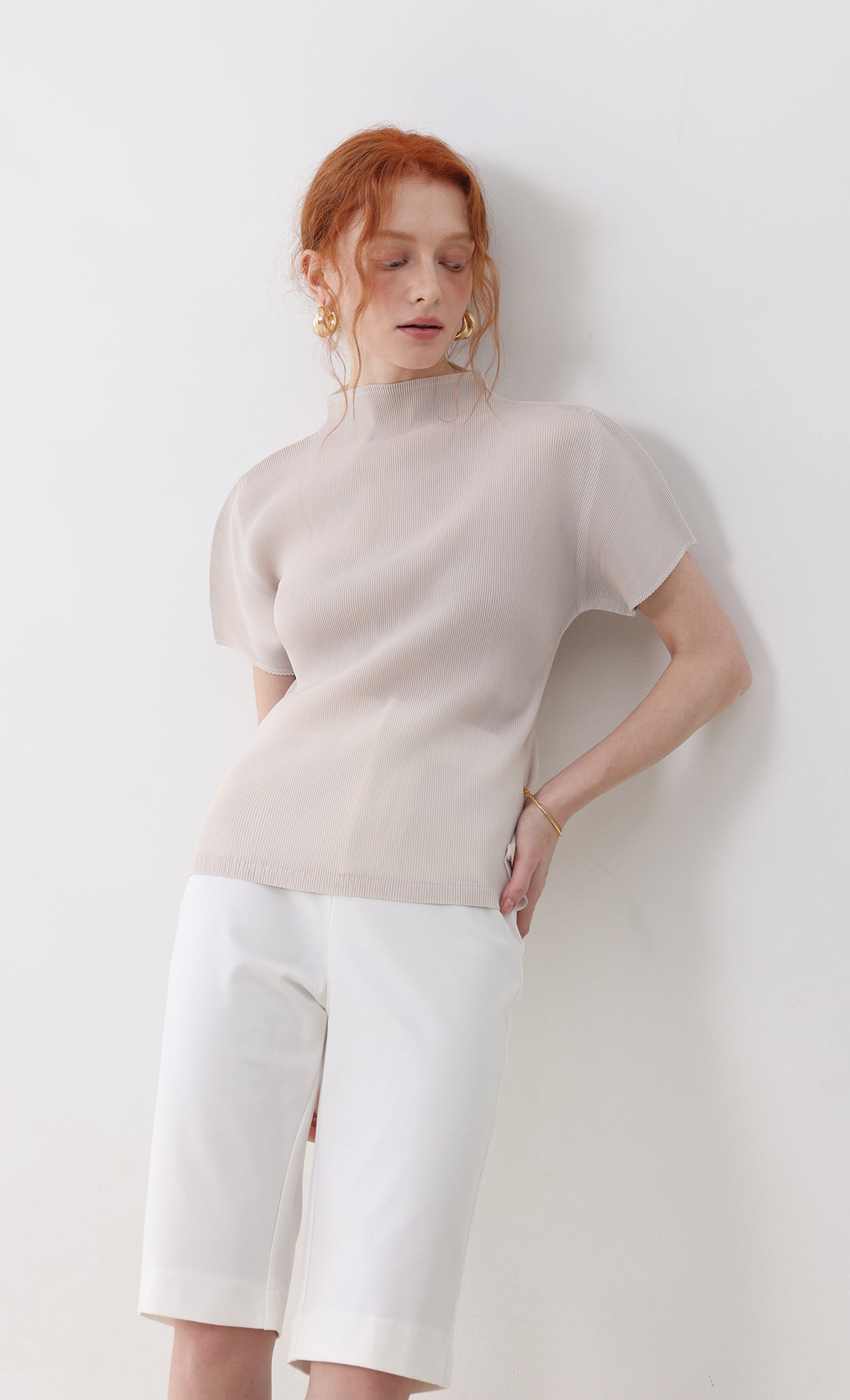 Wanna half-neck pleated top_lightbeige