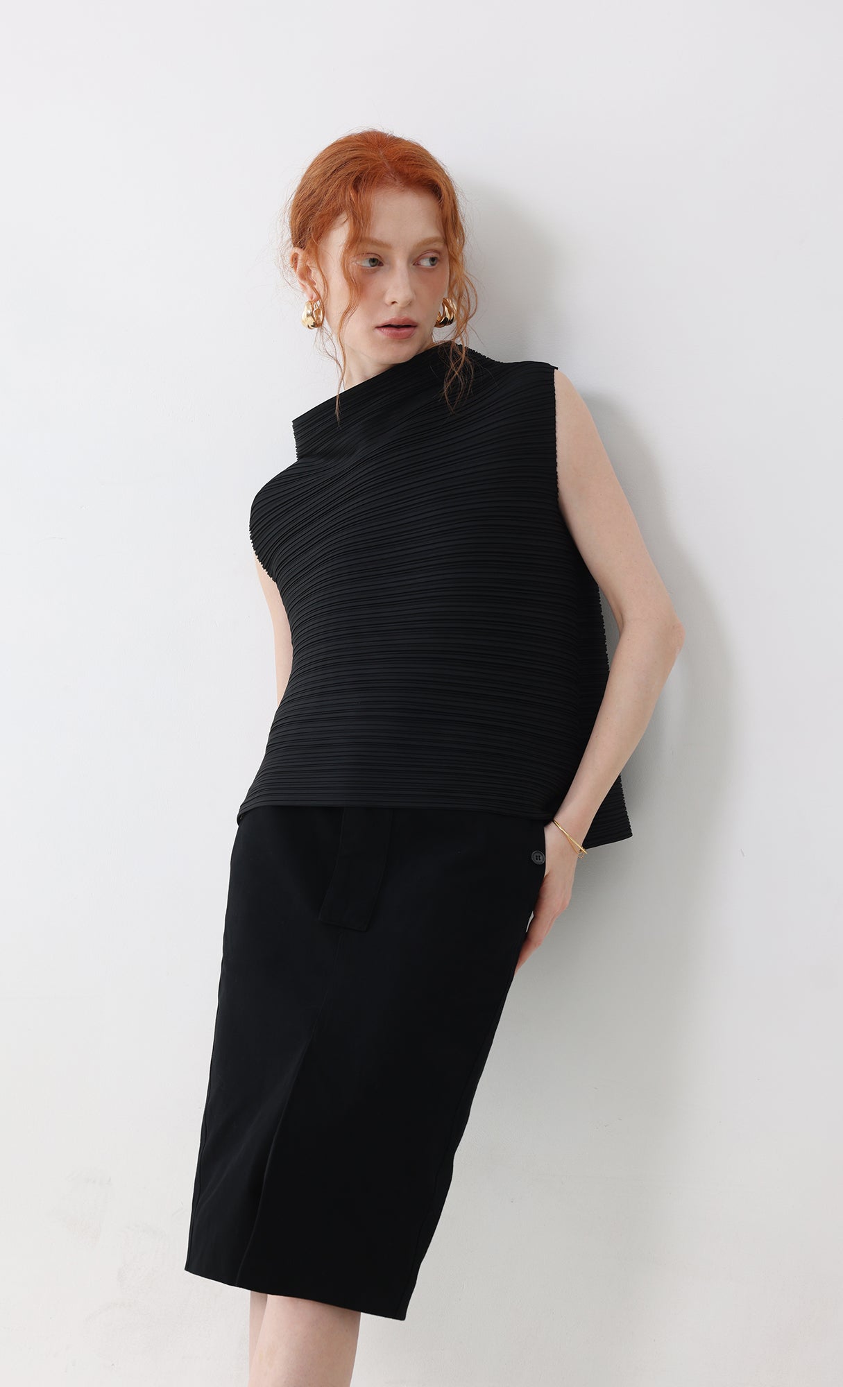 Shor half-neck pleated top_black