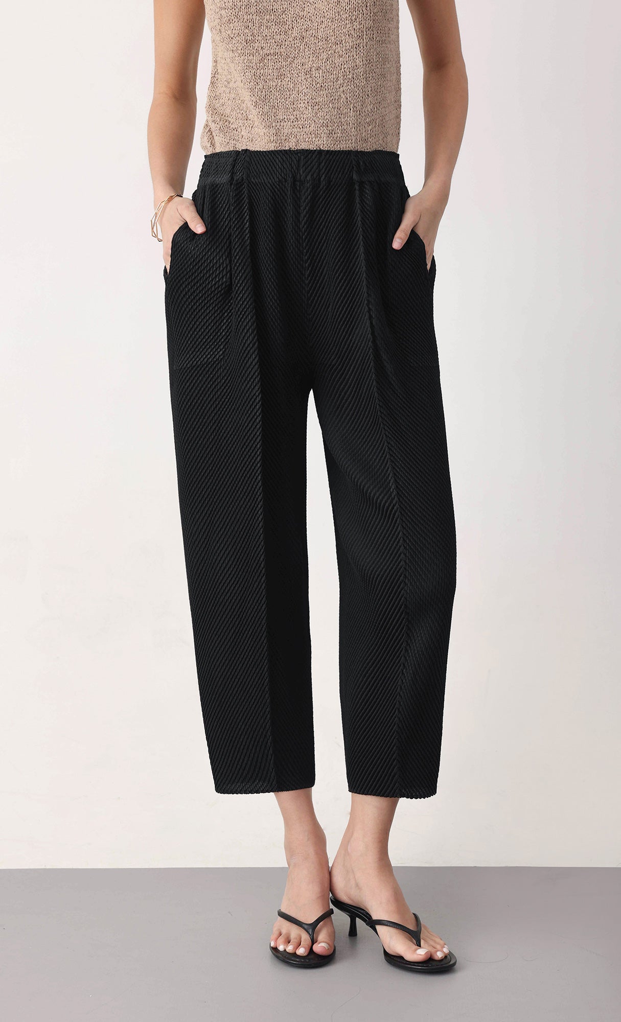 Circular pleated pants_black
