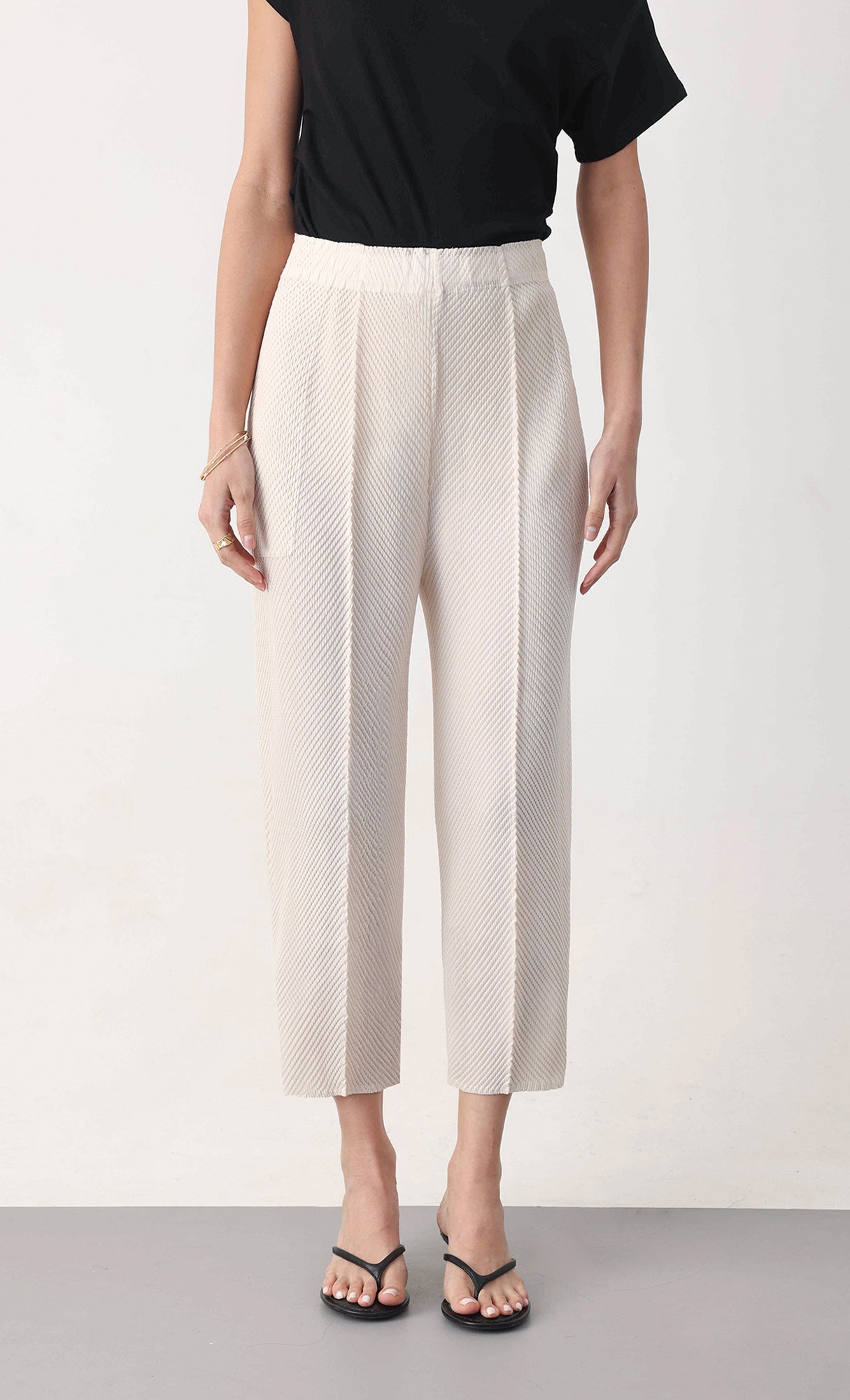Circular pleated pants_beige