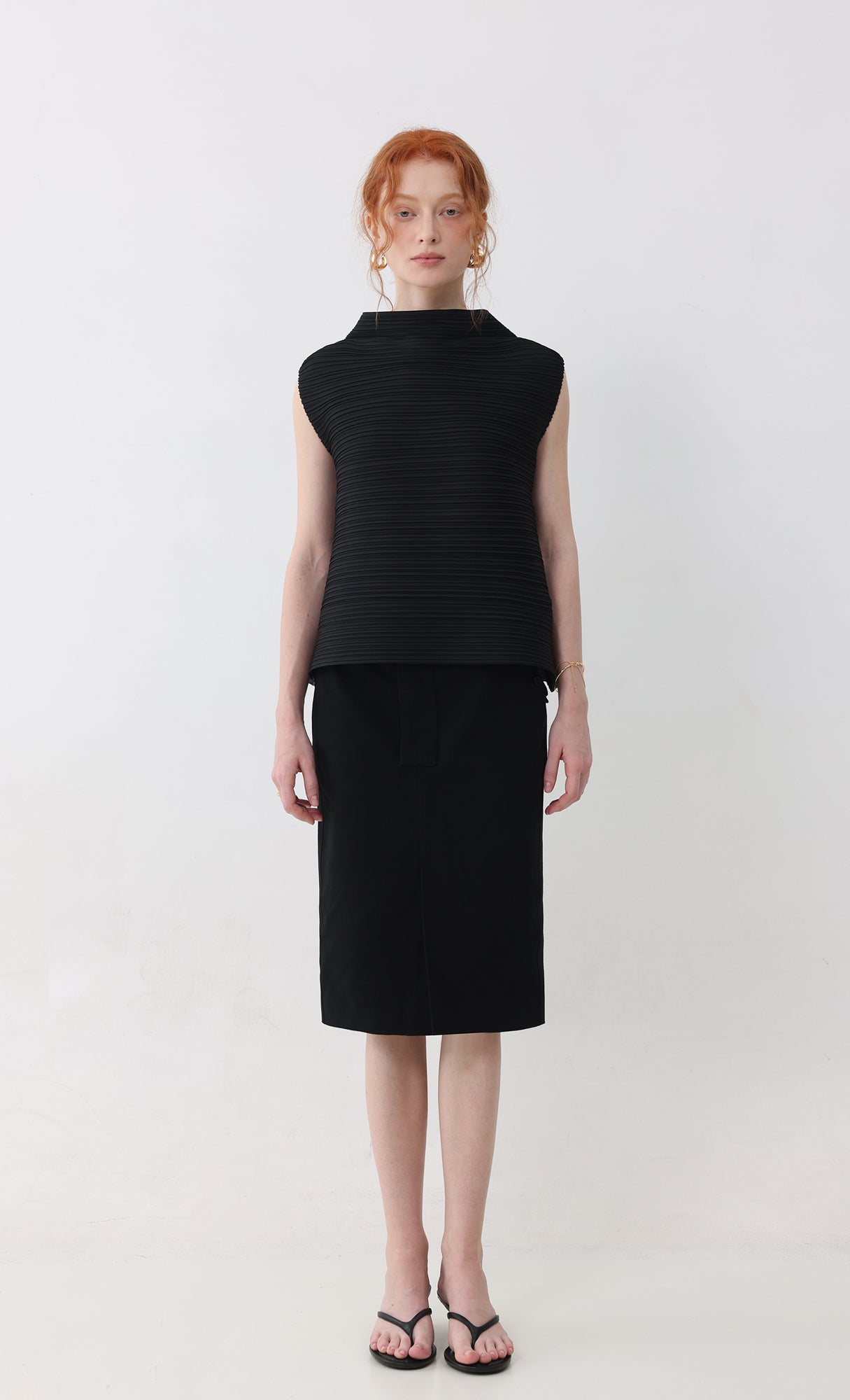 Shor half-neck pleated top_black
