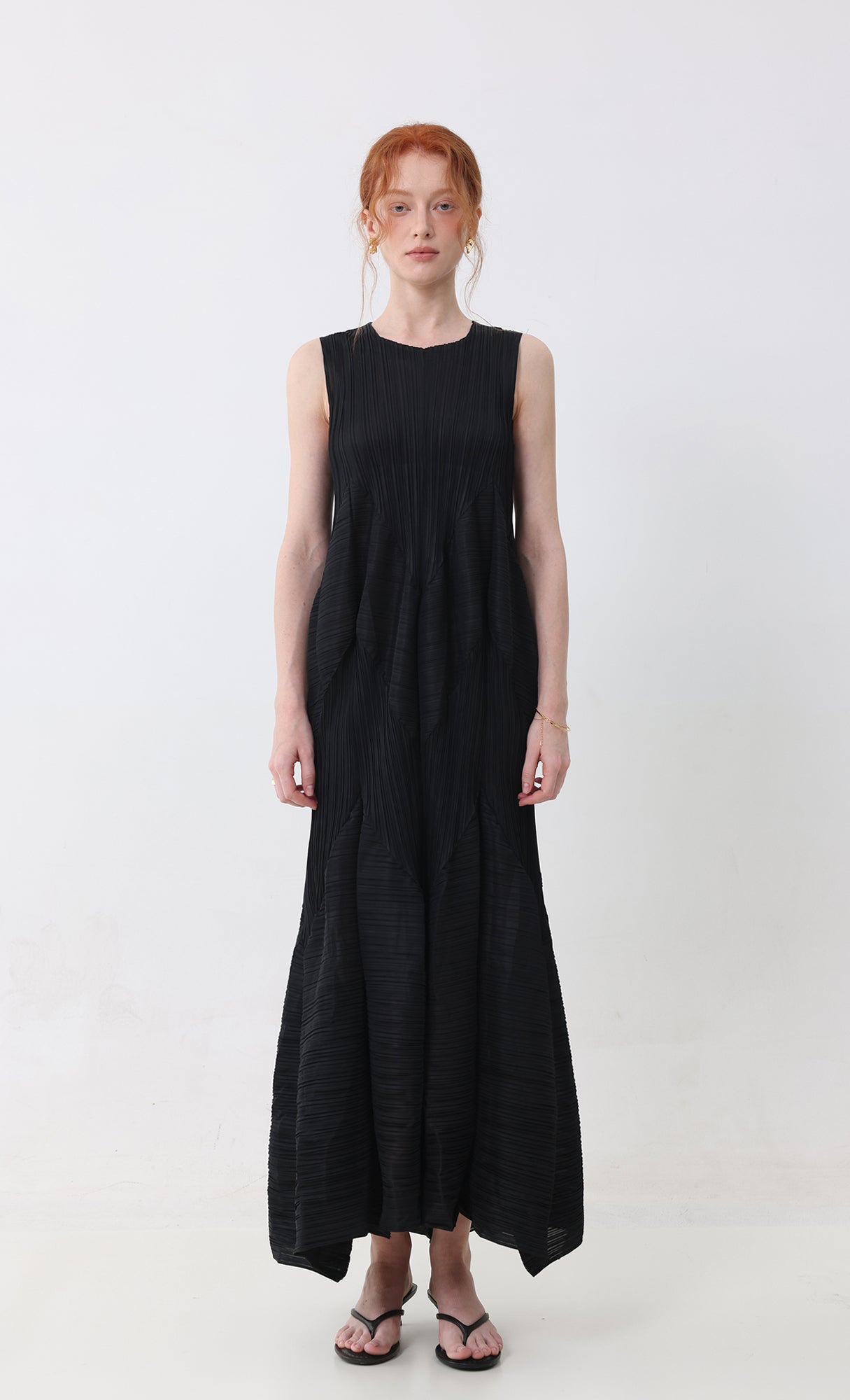 Allu volume sleeveless pleated dress_black