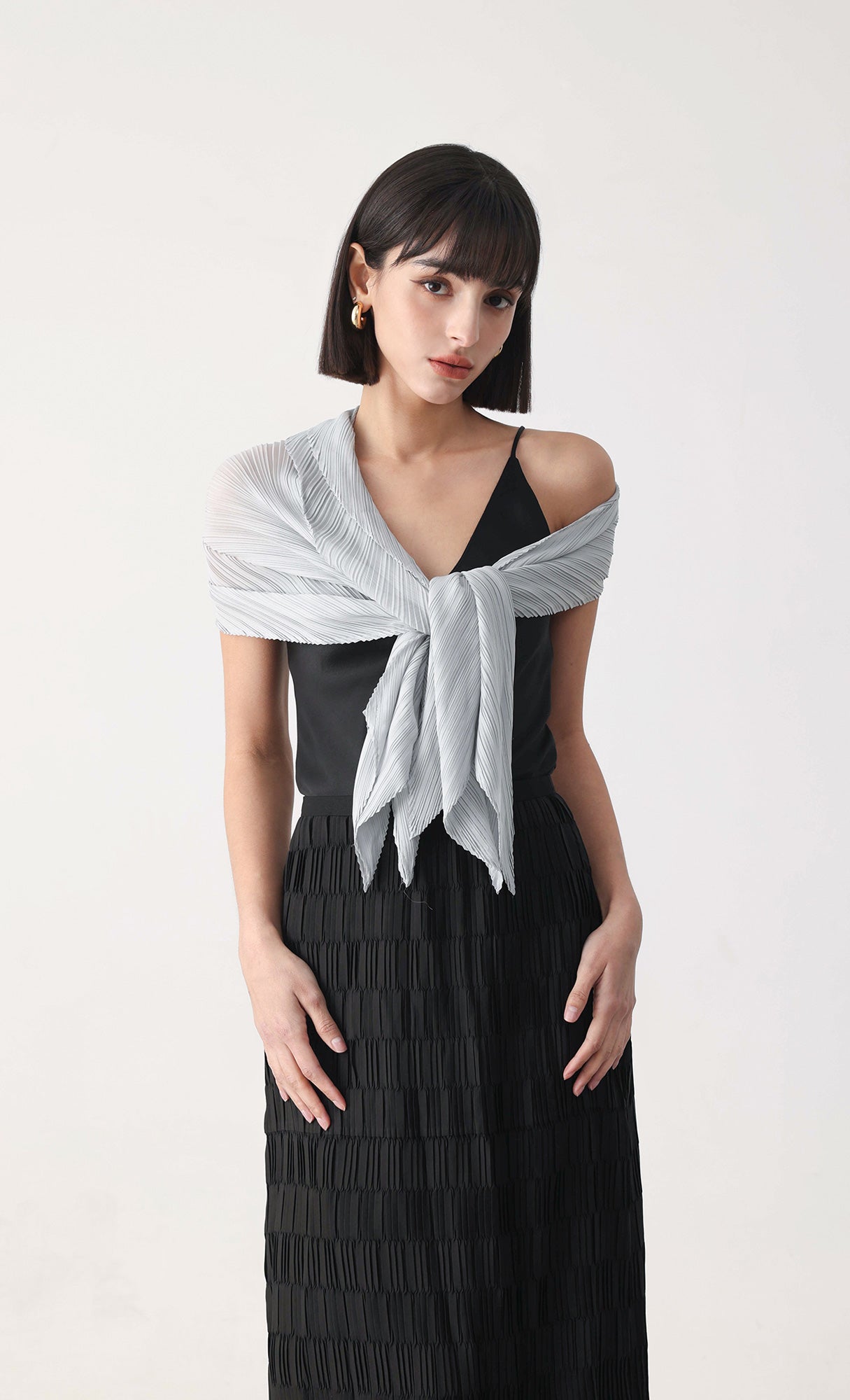Essential pleated scarf_grey