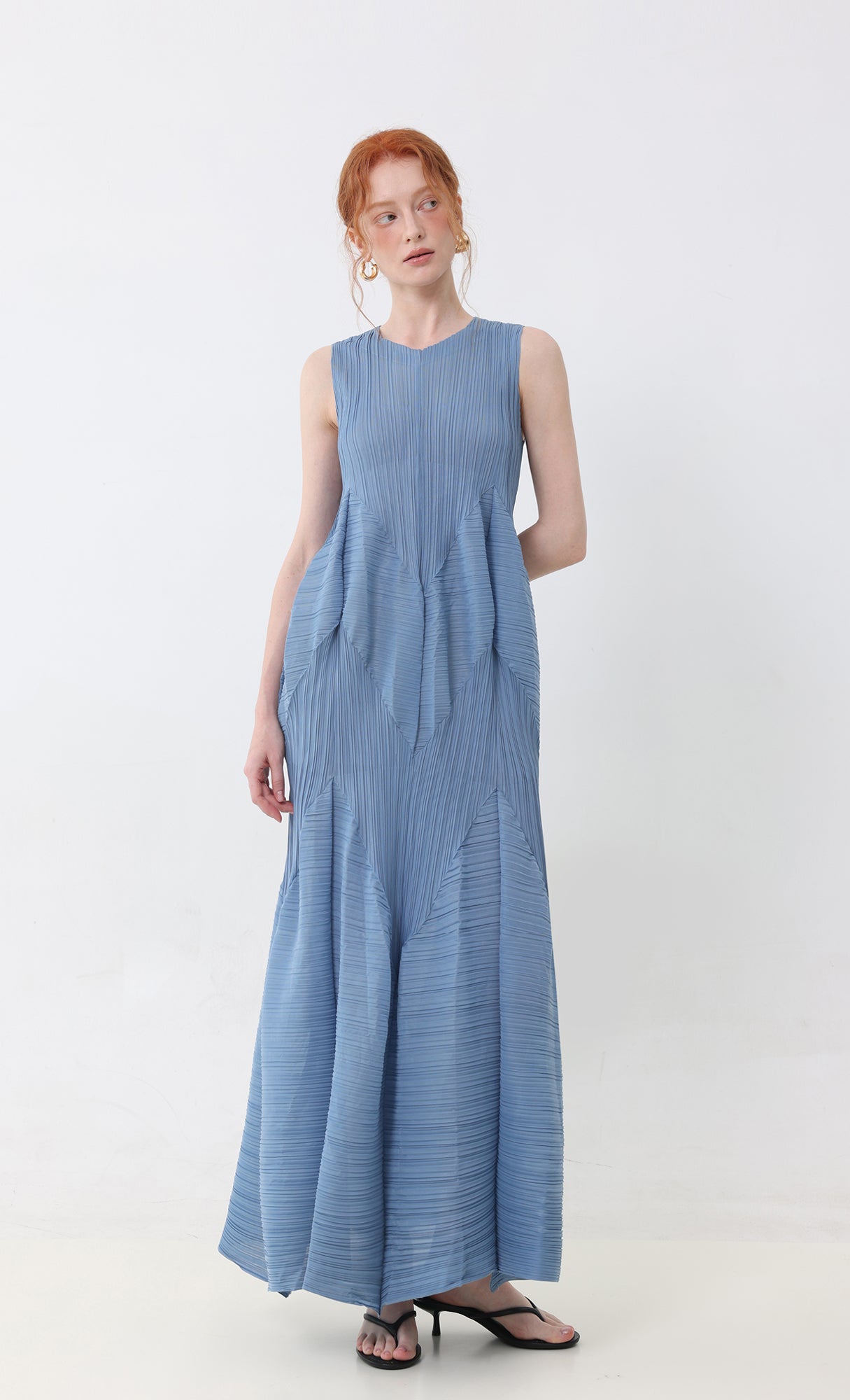 Allu volume sleeveless pleated dress_blue