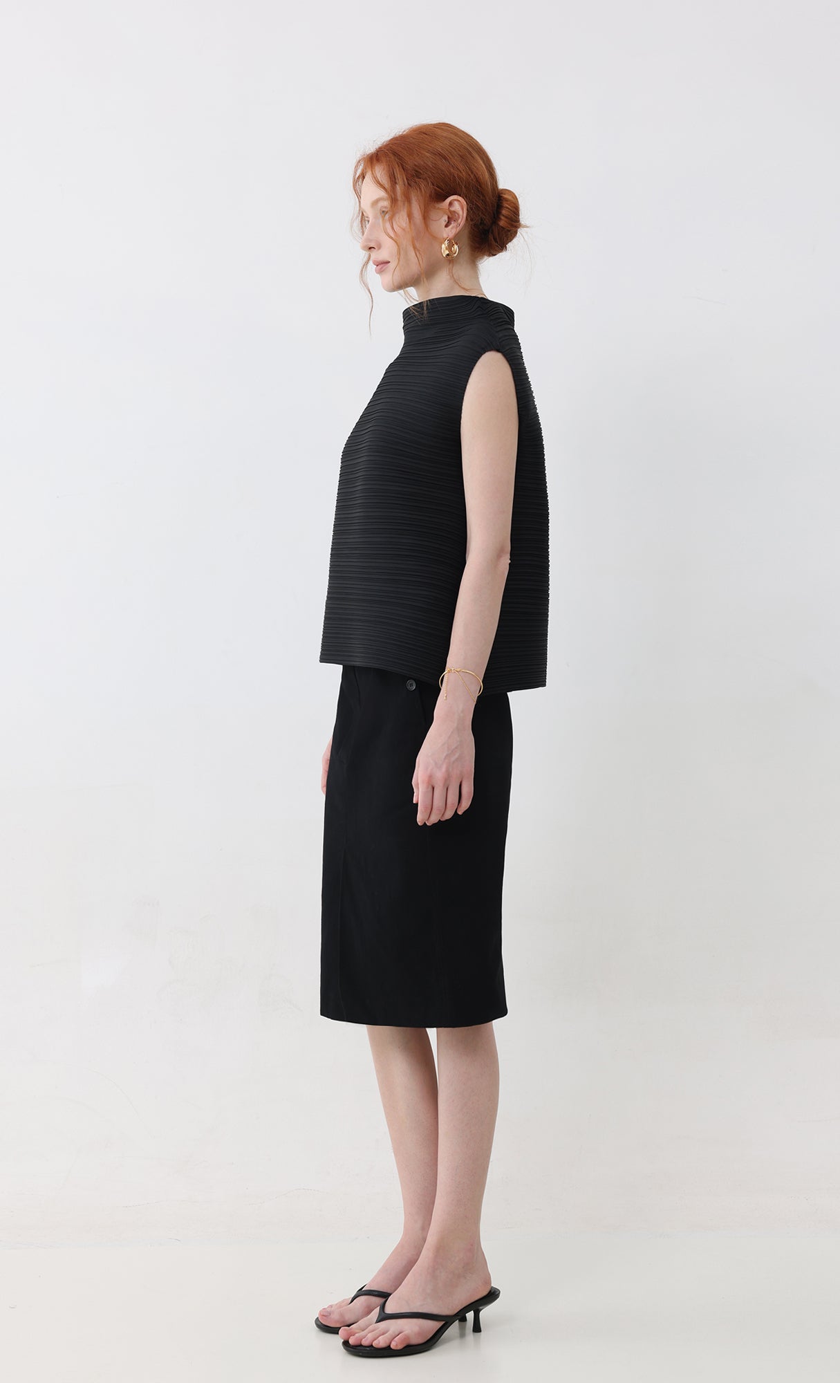 Shor half-neck pleated top_black