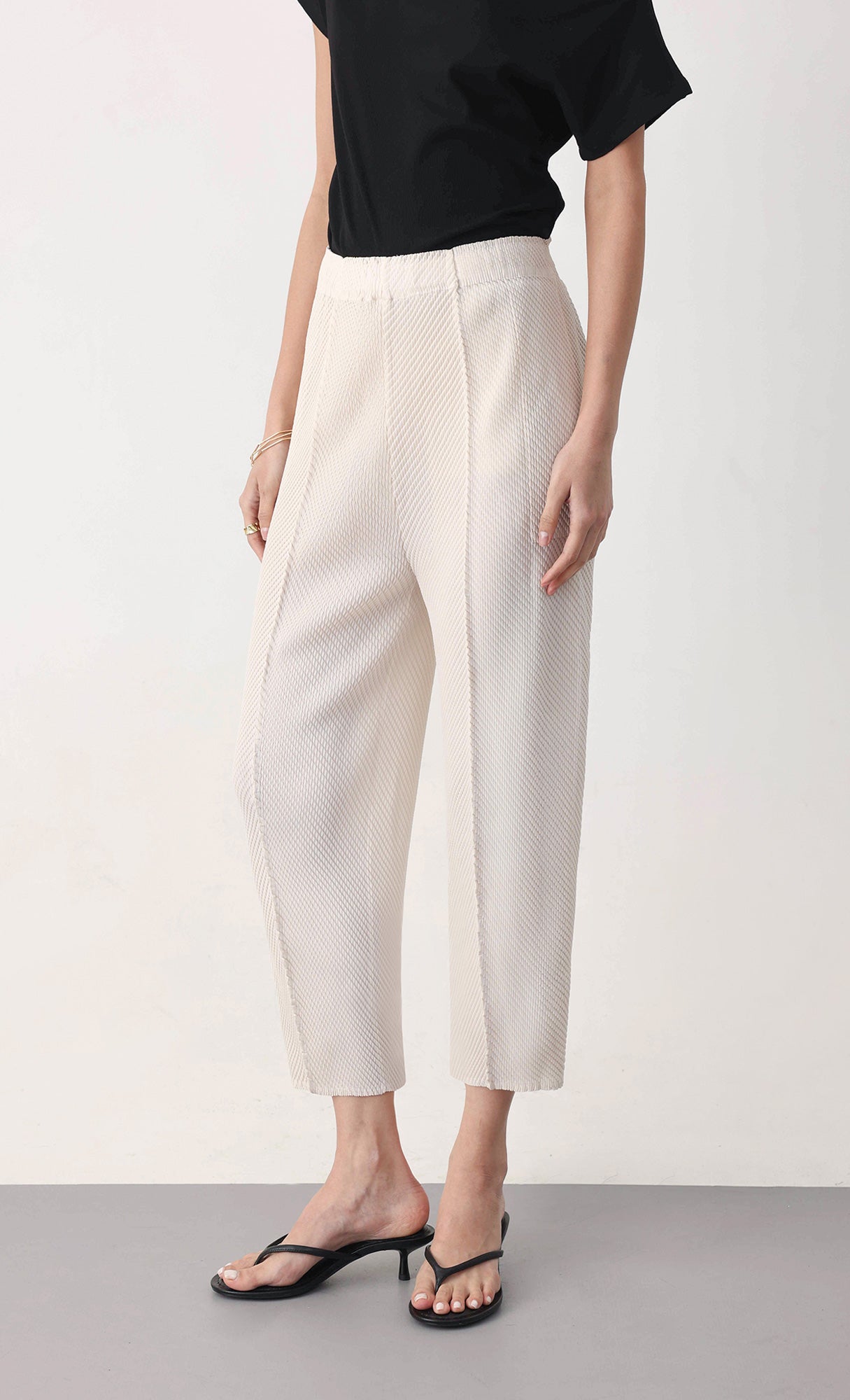 Circular pleated pants_beige
