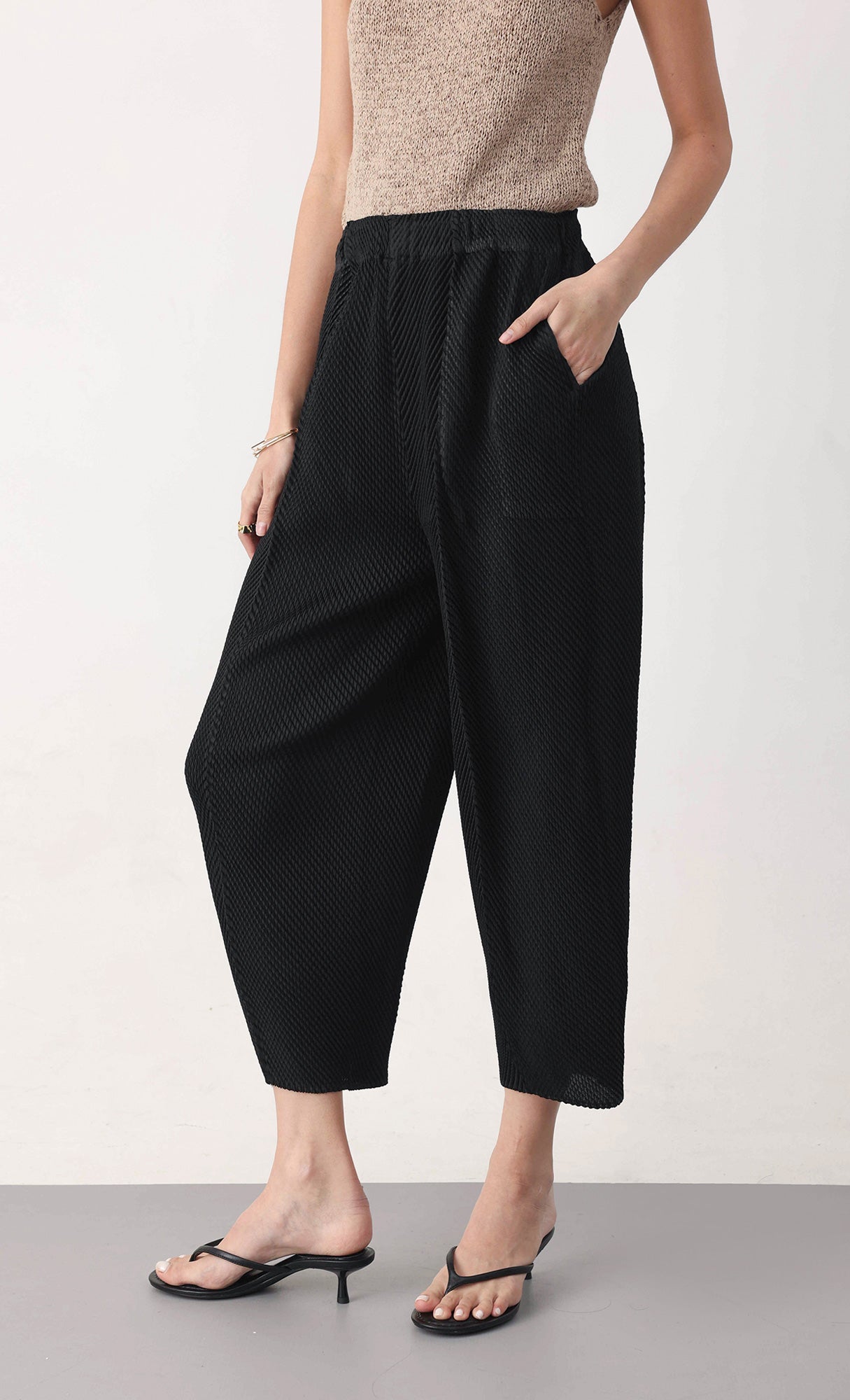 Circular pleated pants_black