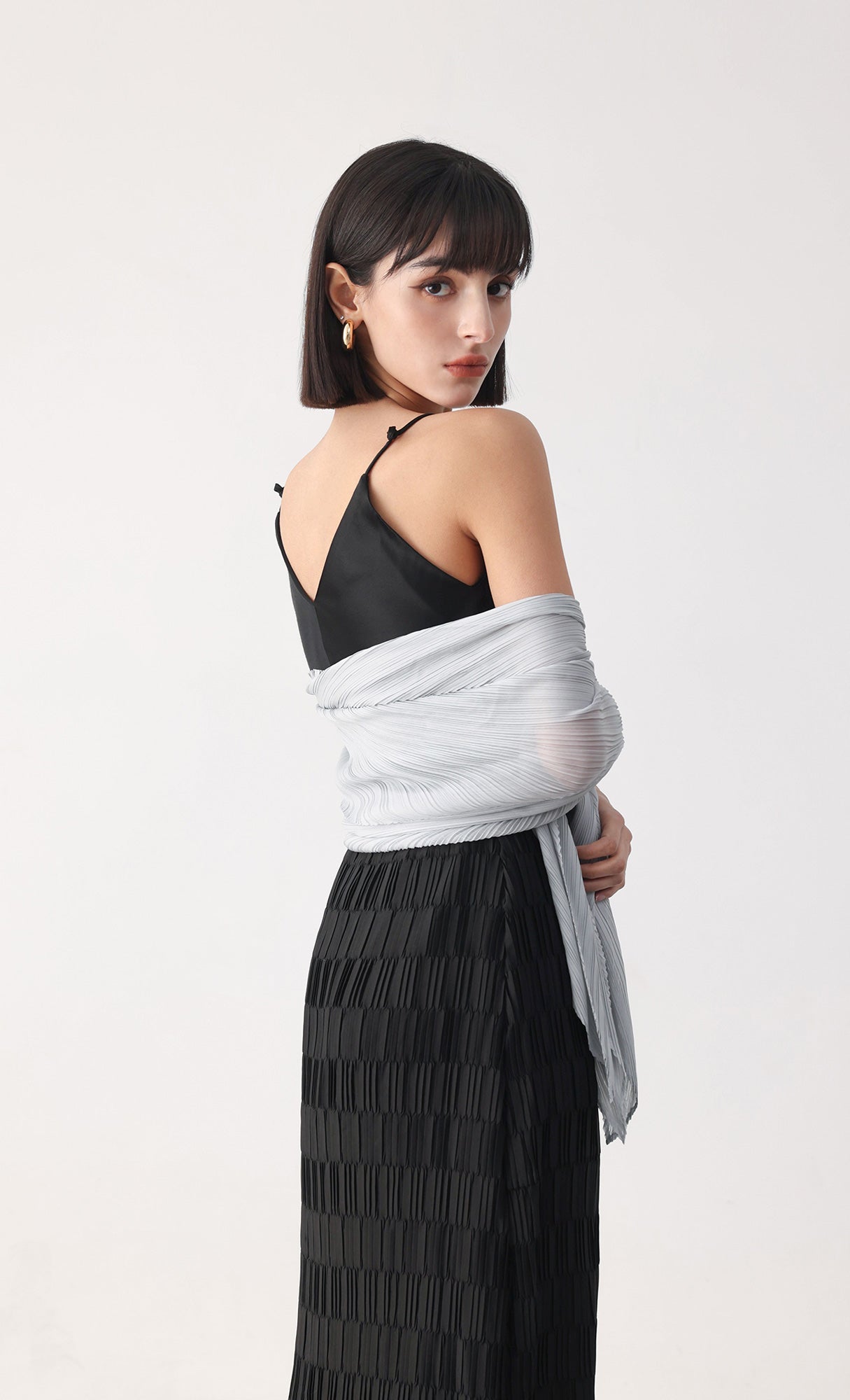 Essential pleated scarf_grey