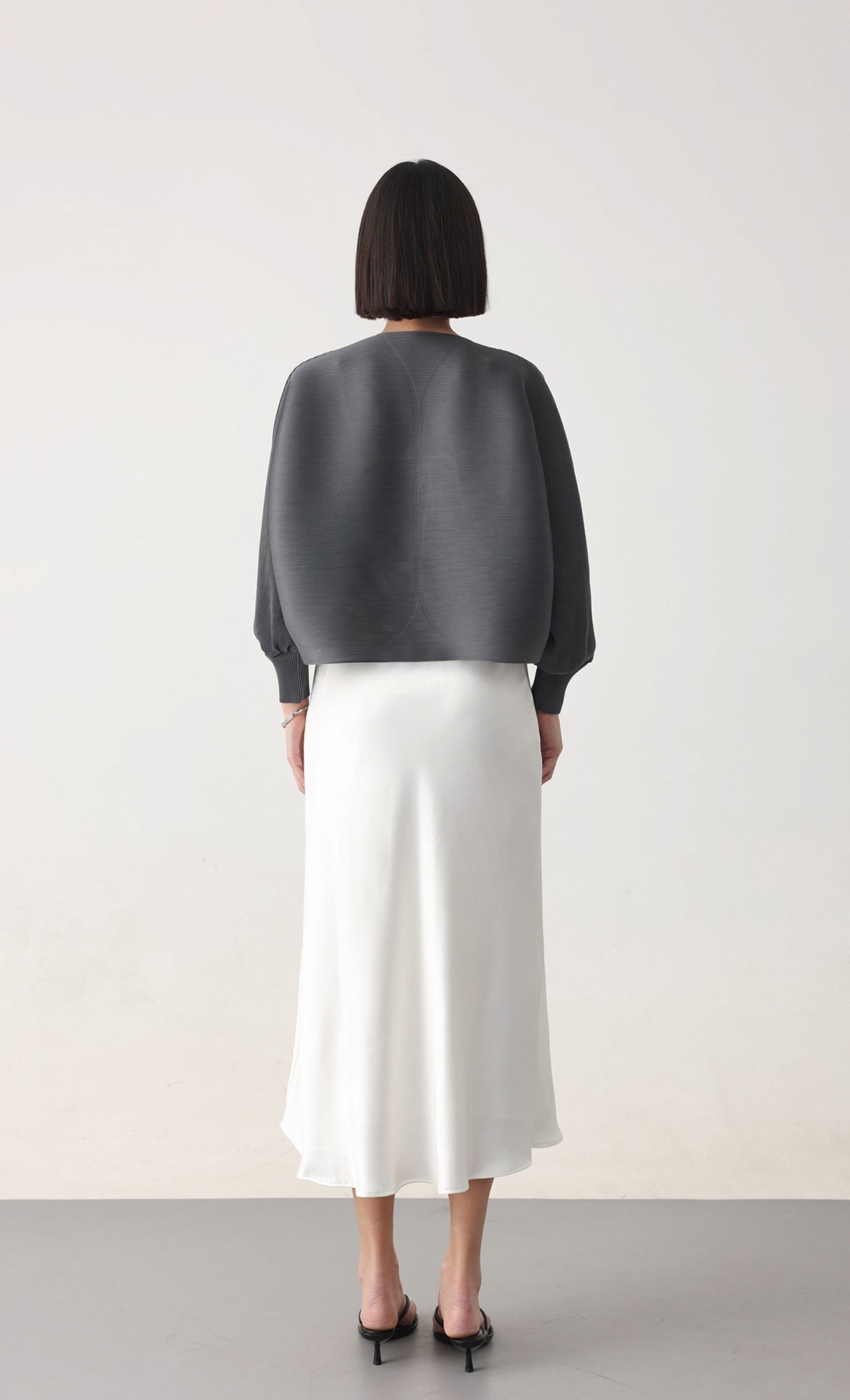 Ray pleated cardigan_charcoal