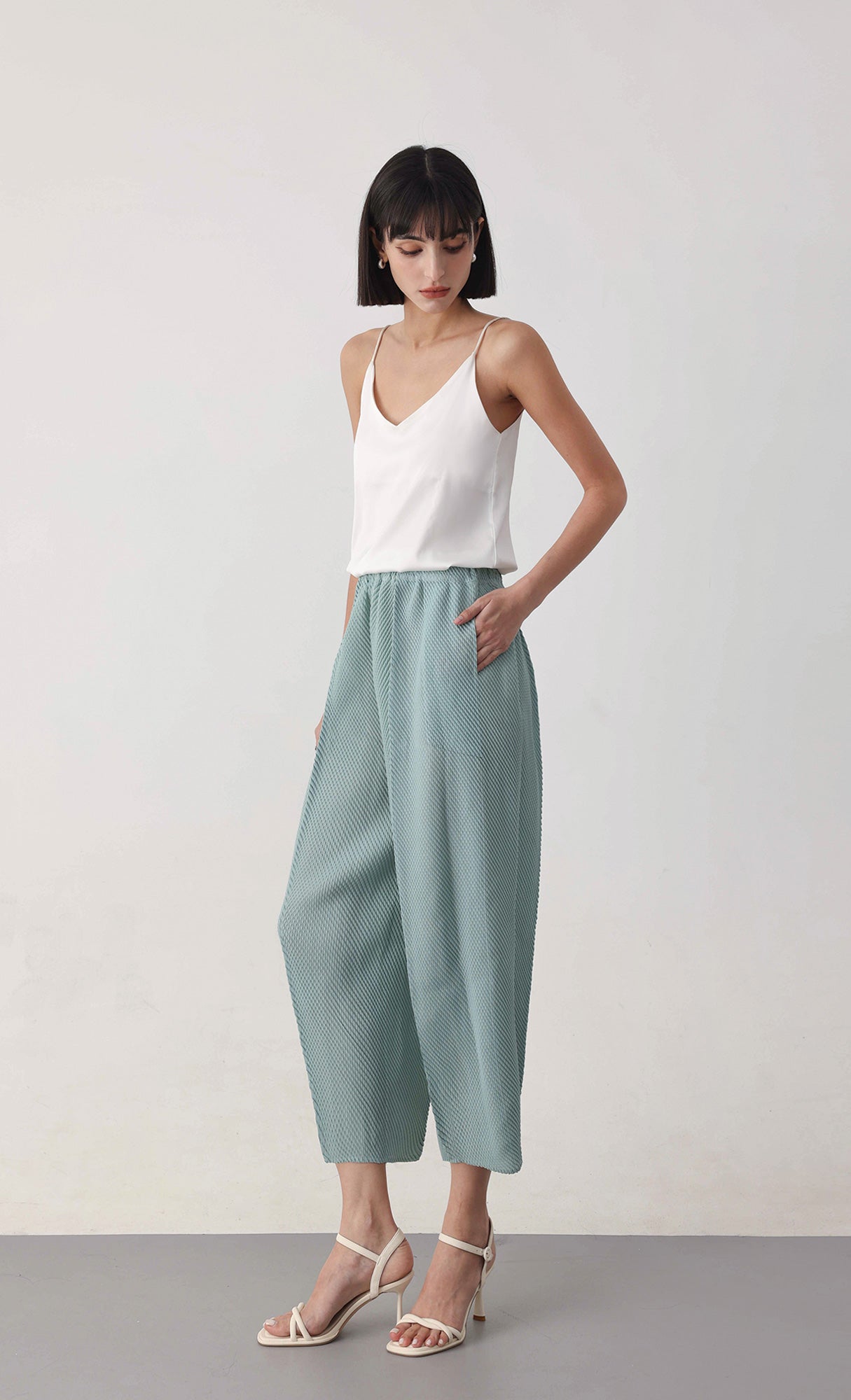 Circular pleated pants_skyblue