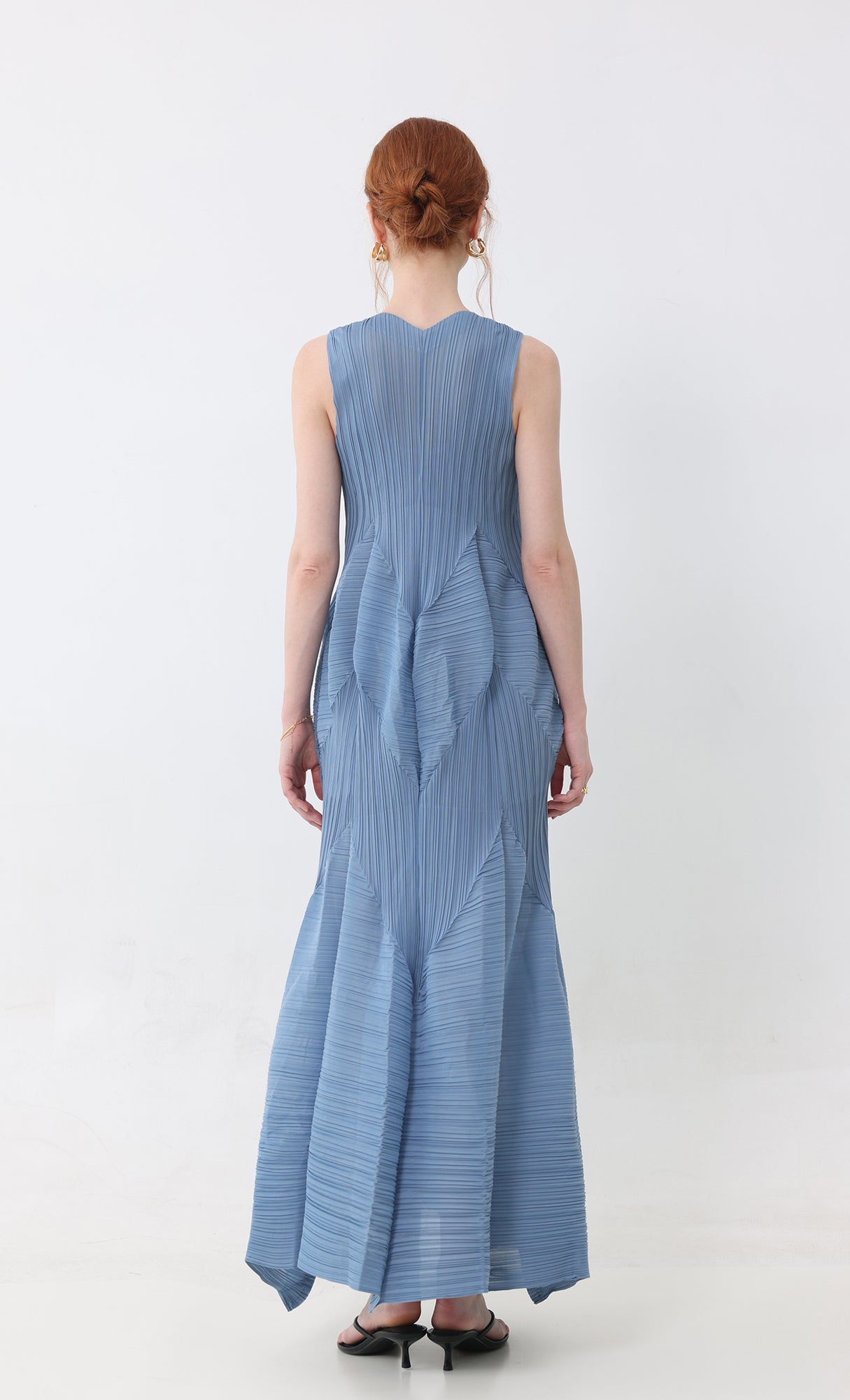Allu volume sleeveless pleated dress_blue