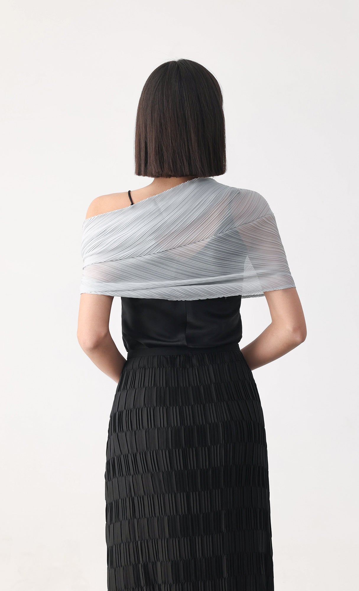 Essential pleated scarf_grey