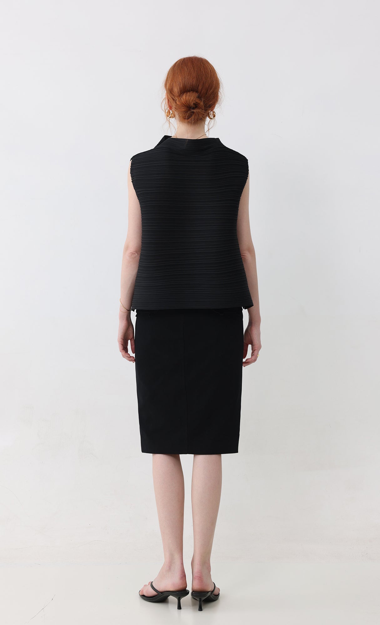 Shor half-neck pleated top_black