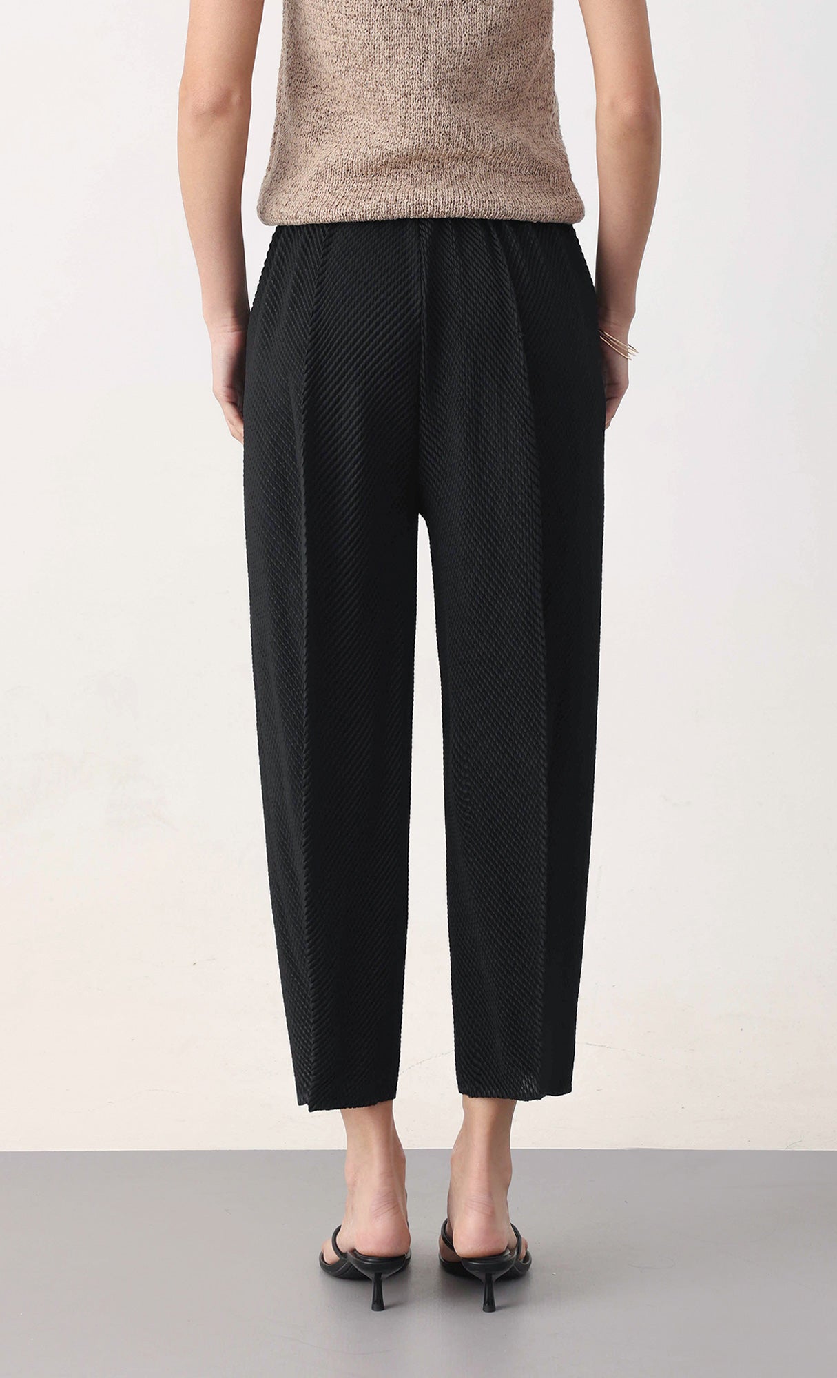 Circular pleated pants_black