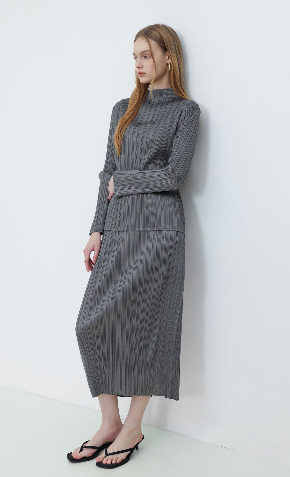 Core Pleated Skirt_Charcoal
