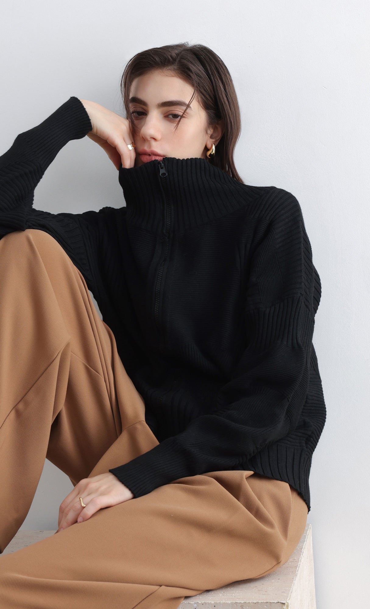 High Neck Knitted Pleated Zip-Up Cardigan_Black