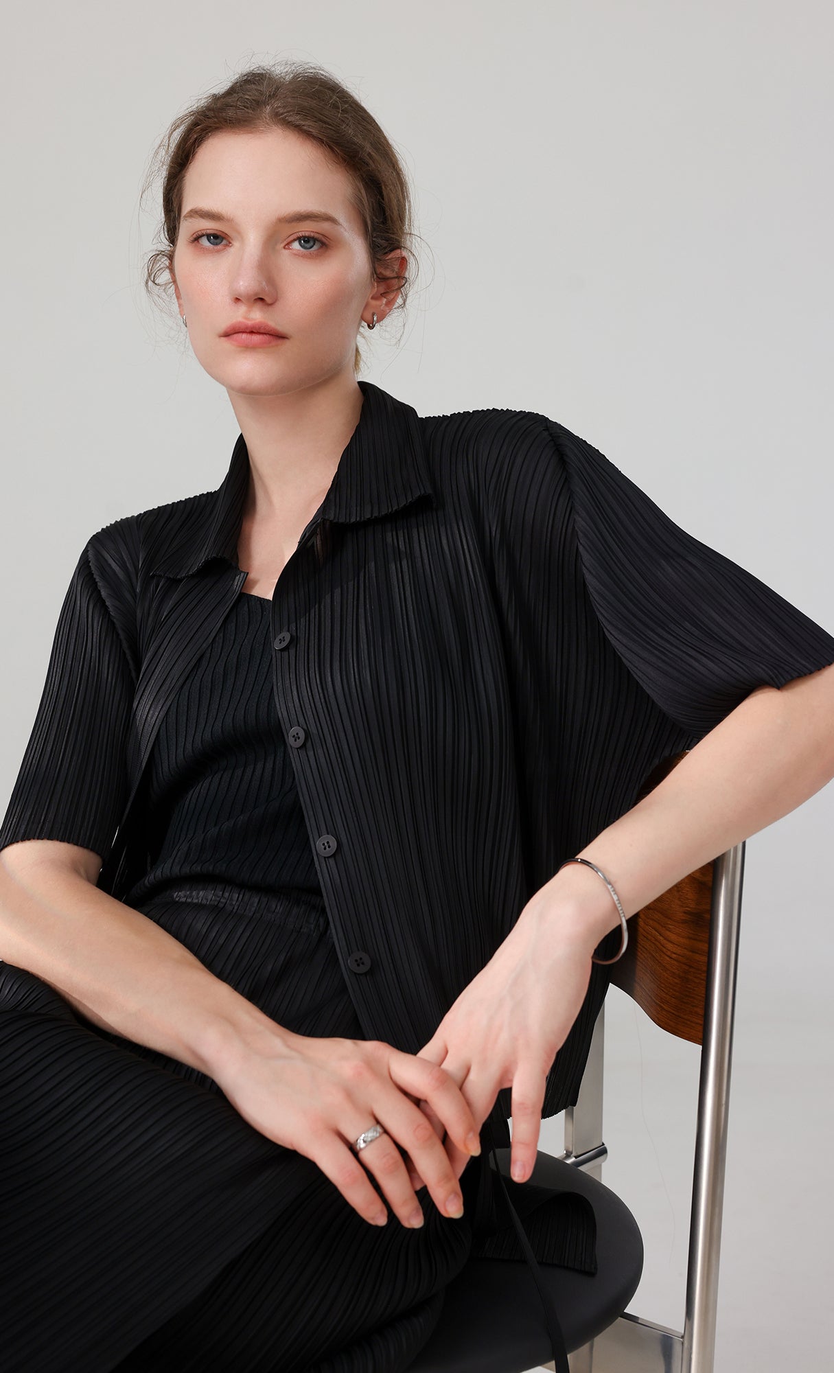 Palette collard pleated shirts_black