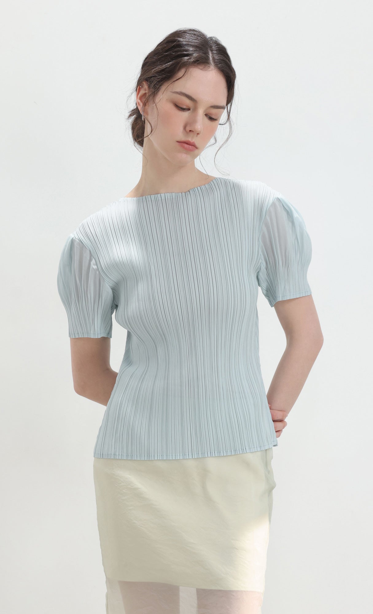 Mellow half-sleeve pleated top_Skyblue