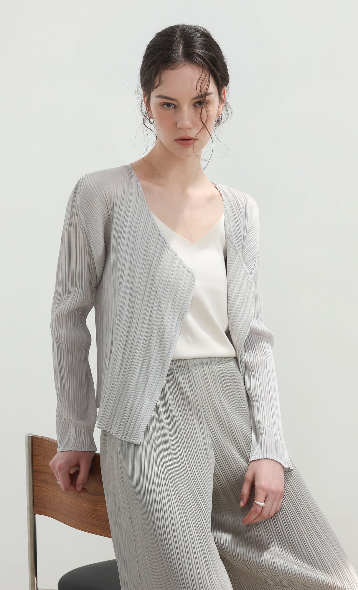 Pia pleated cardigan_light-grey