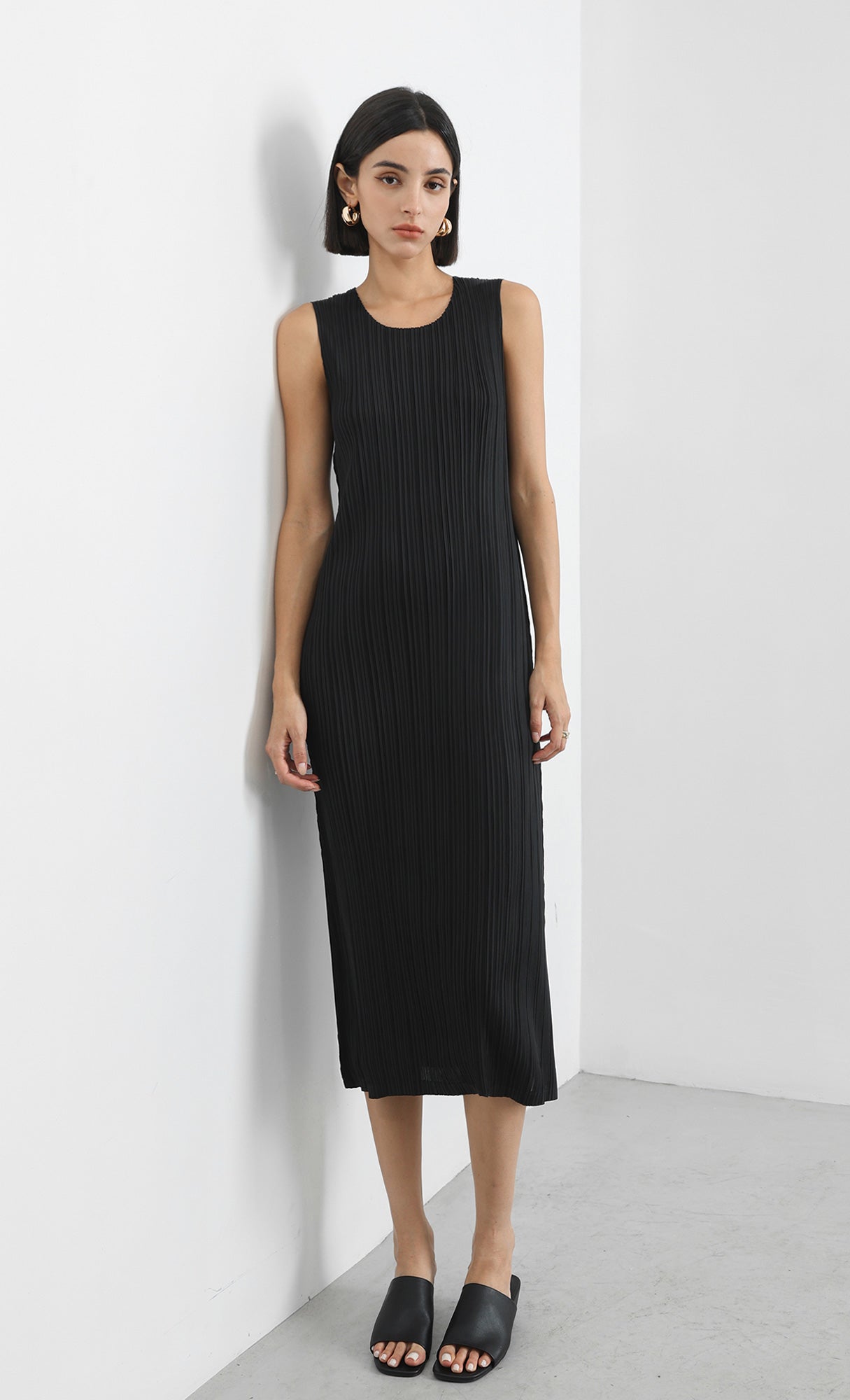 modi pleated sleeveless dress_black