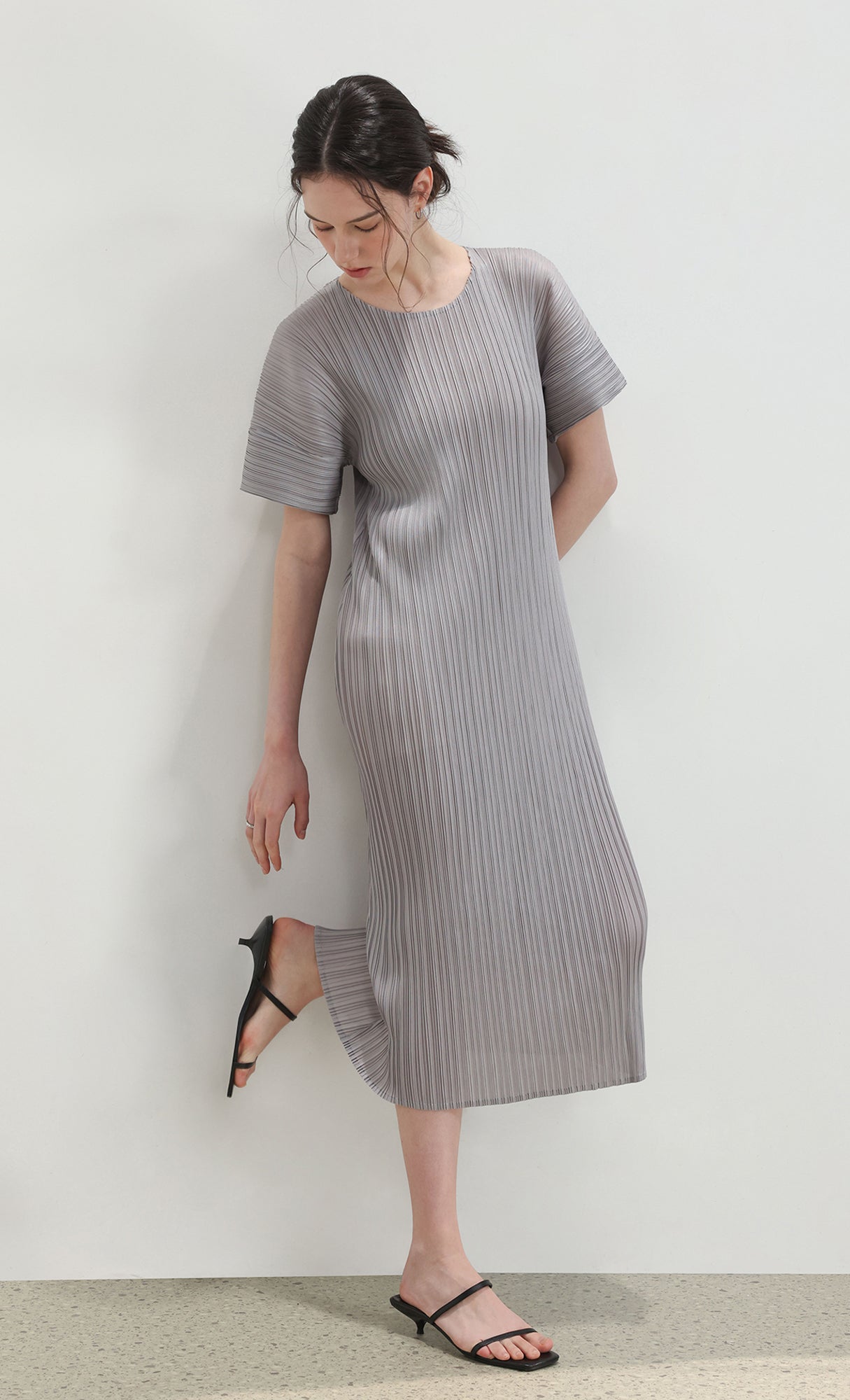 Mira short-sleeve pleated dress_grey