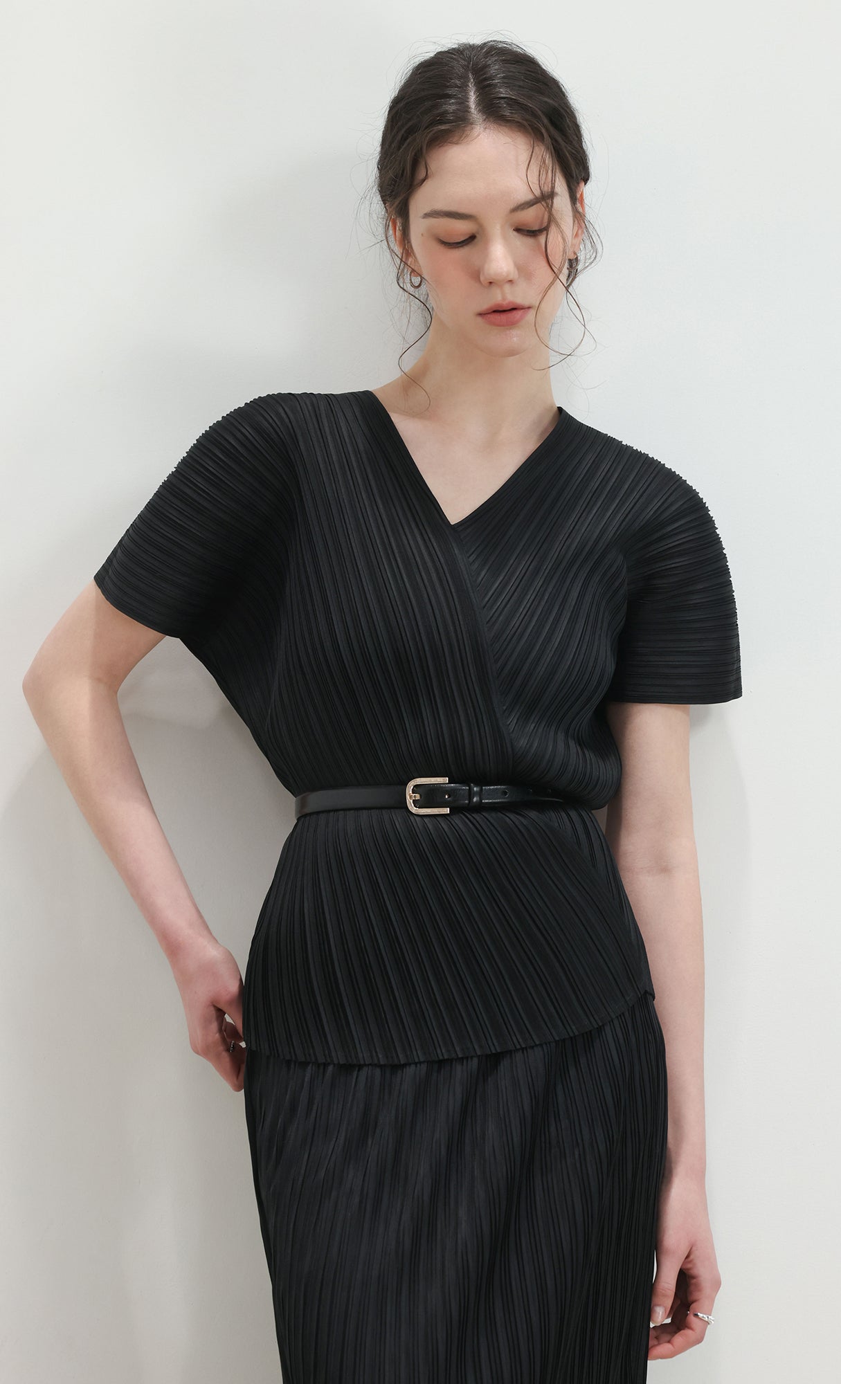 Joy pleated v-neck top_black