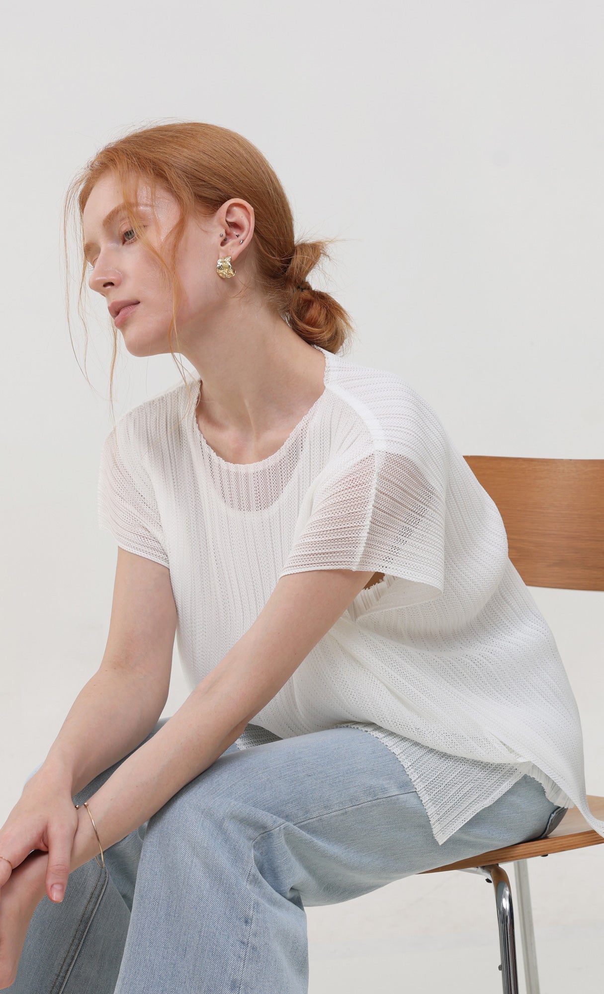 Airy pleated sleeveless top_ivory