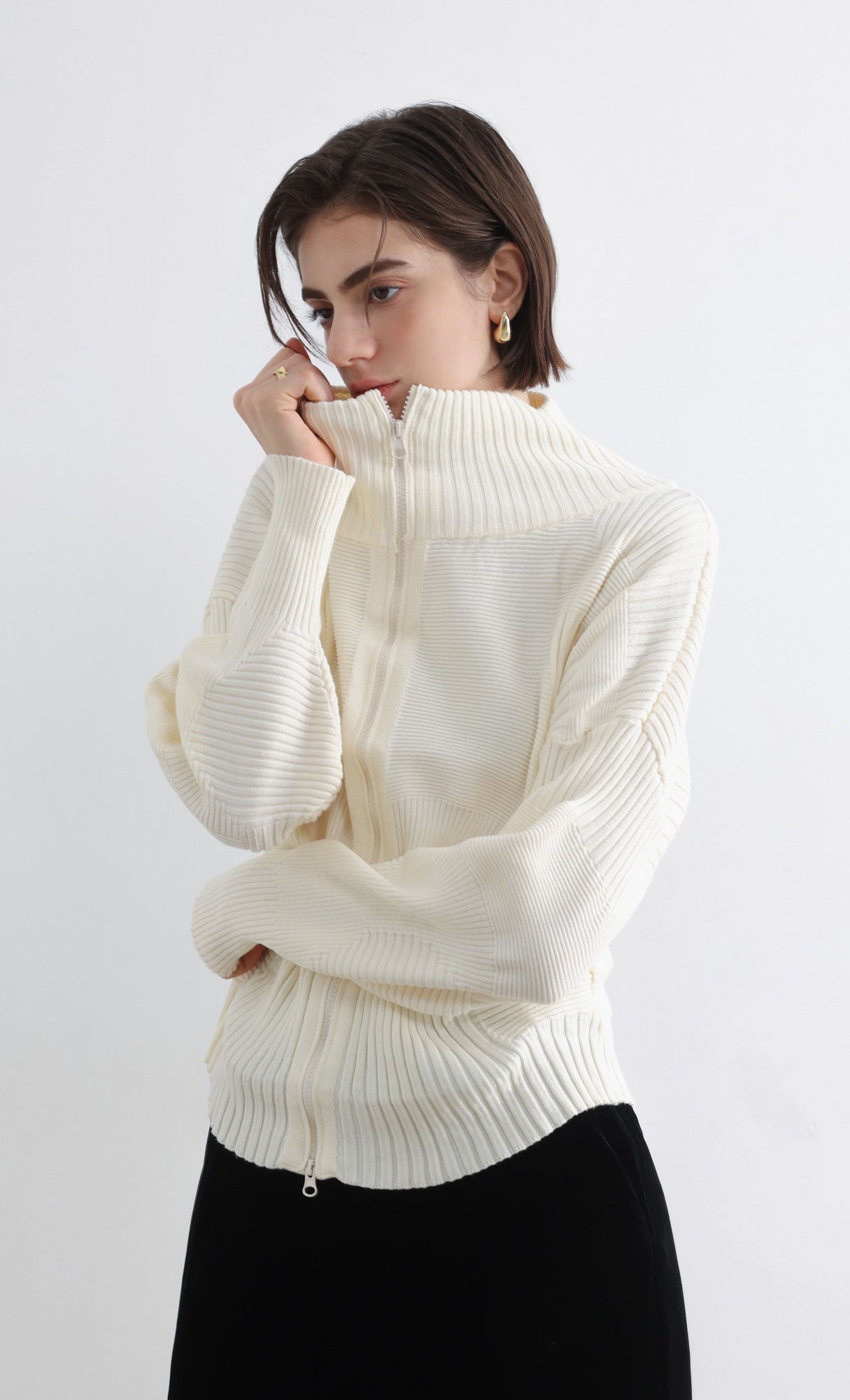 High Neck Knitted Pleated Zip-Up Cardigan_Ivory