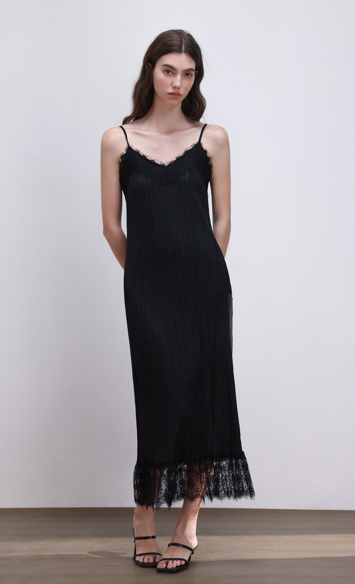 Pleated lace slip dress_black