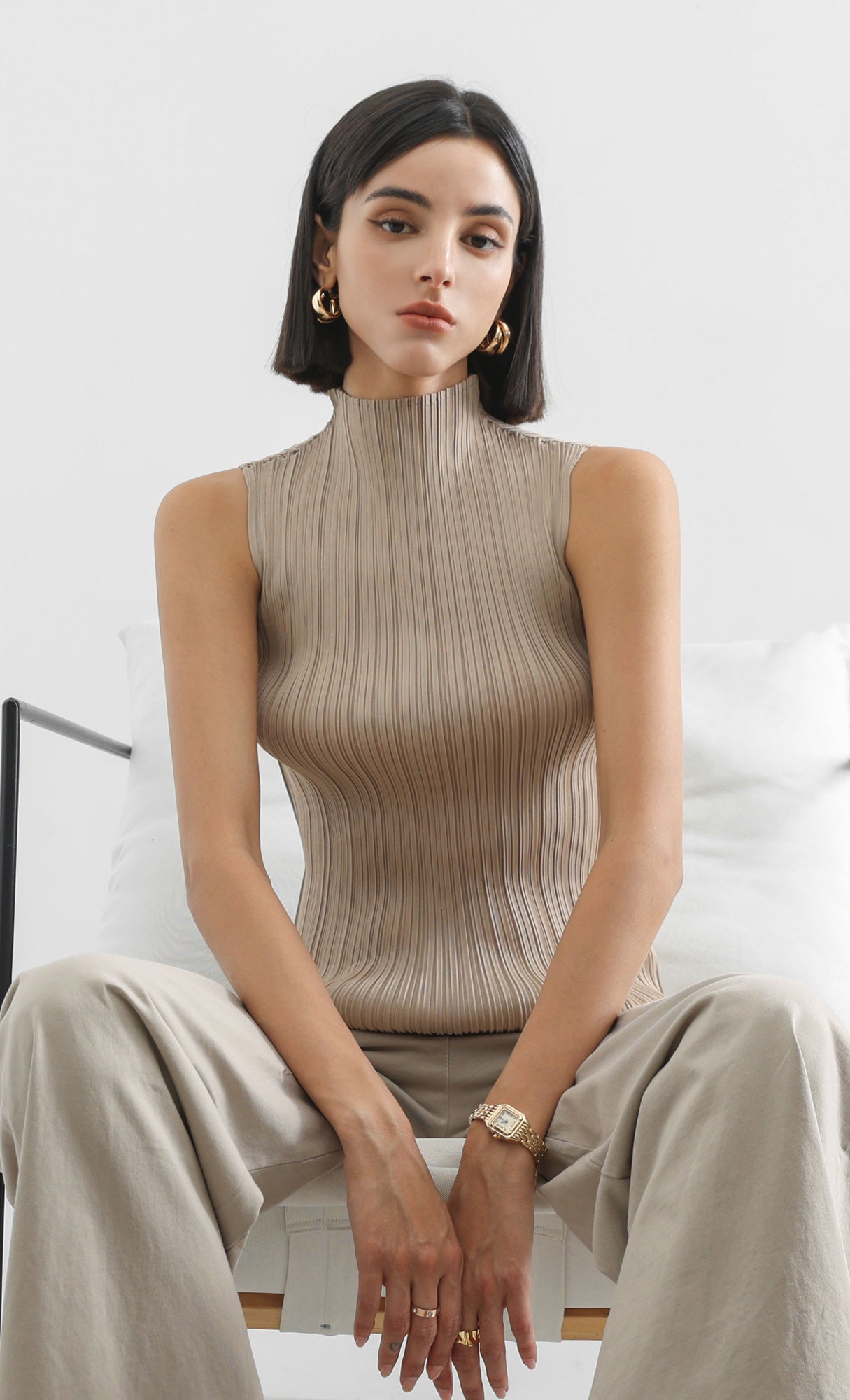 modi half-neck pleated top_beige