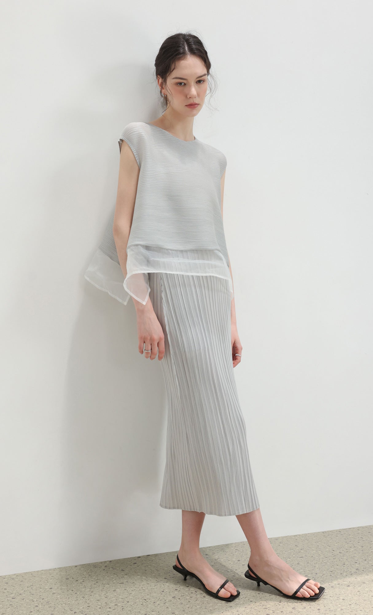 Dren sleeveless pleated top_light-grey