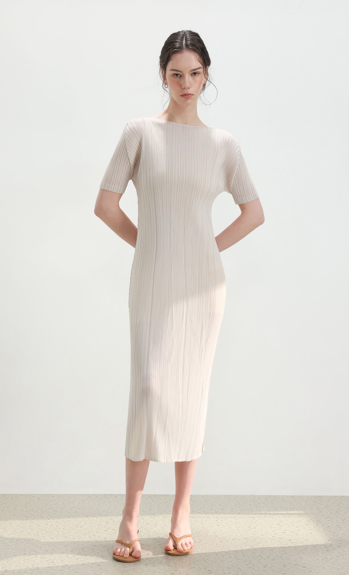 Dalia half-sleeve pleated dress_ivory