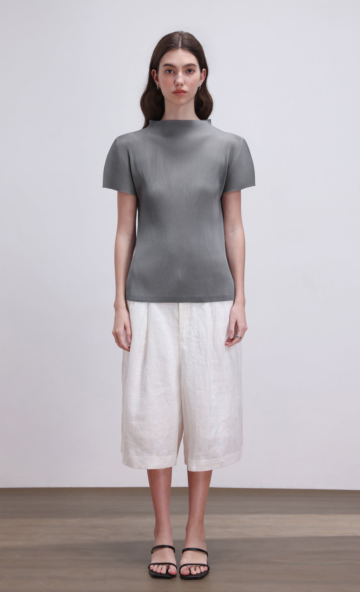 Lao pleated half neck top_grey