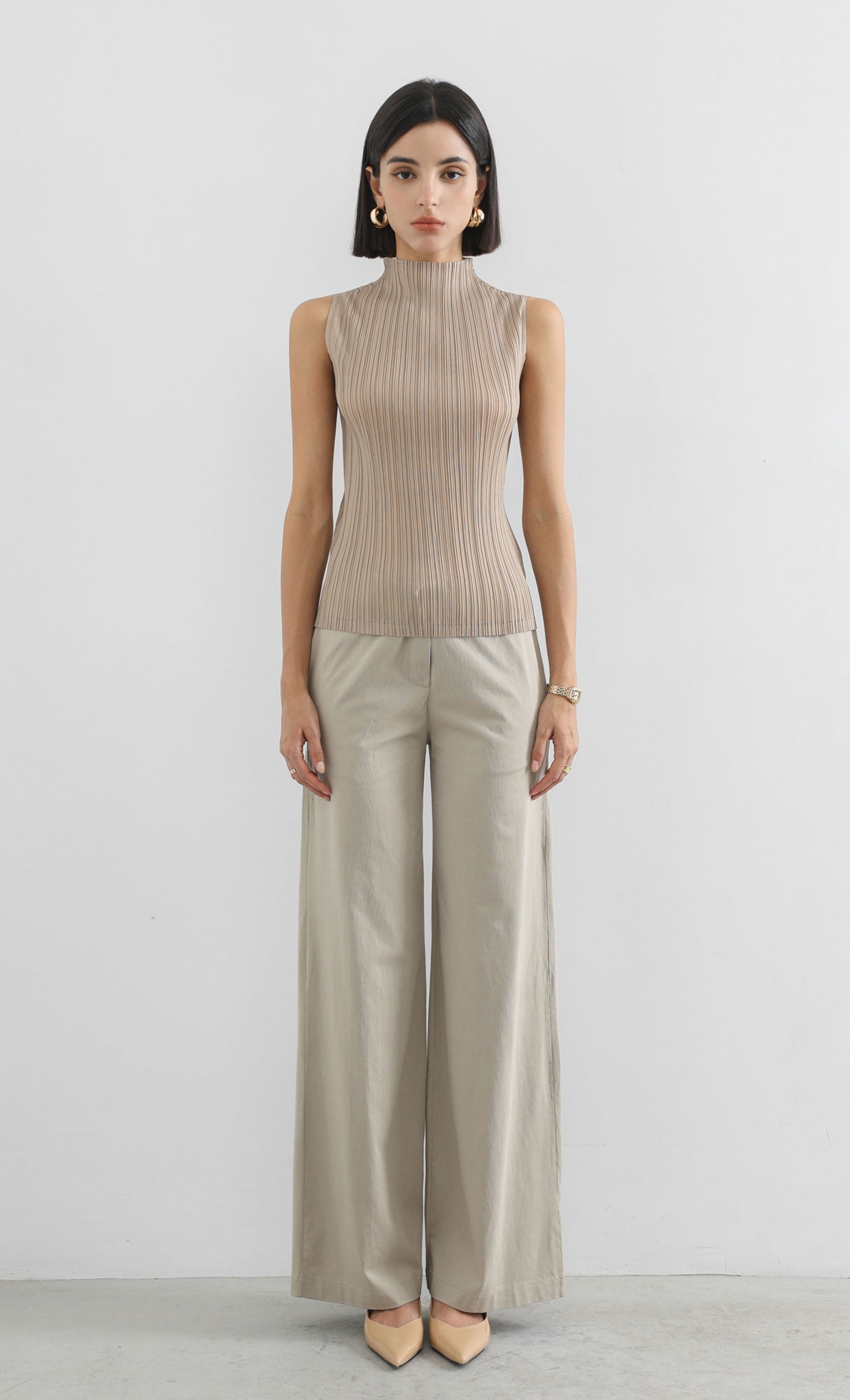 modi half-neck pleated top_beige