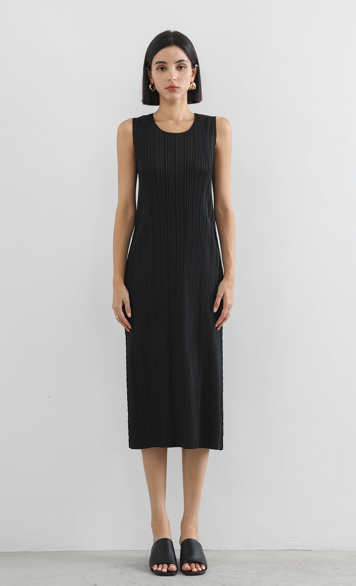 modi pleated sleeveless dress_black