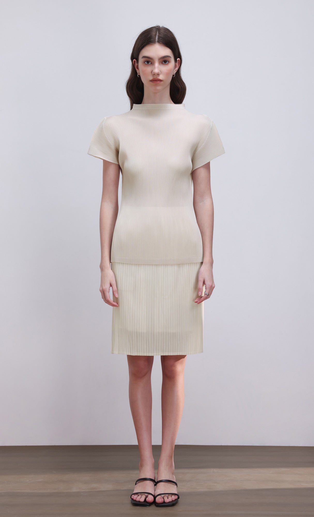 Lao pleated half neck top_light-beige