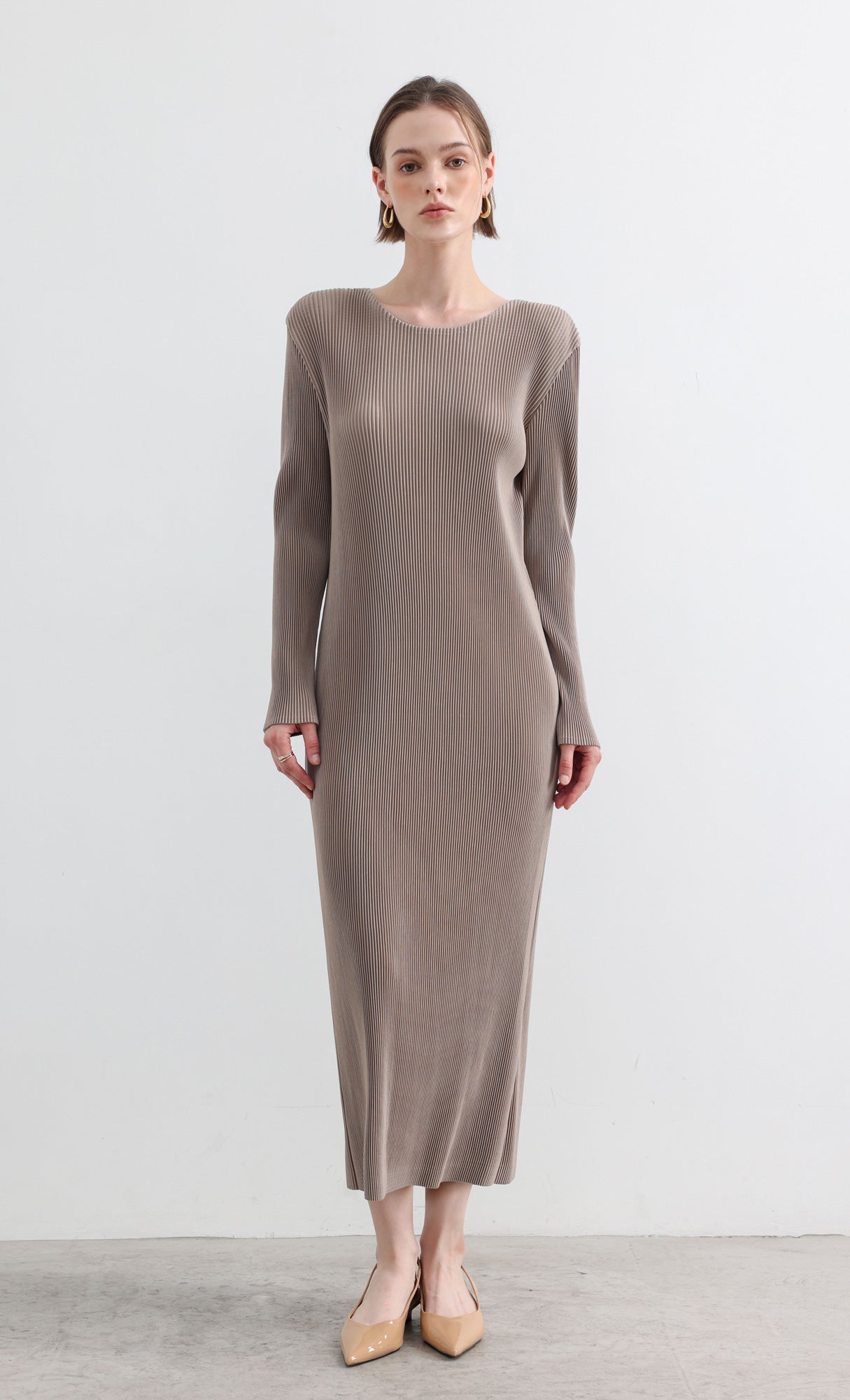 Essential Relaxed Pleats Dress_Beige