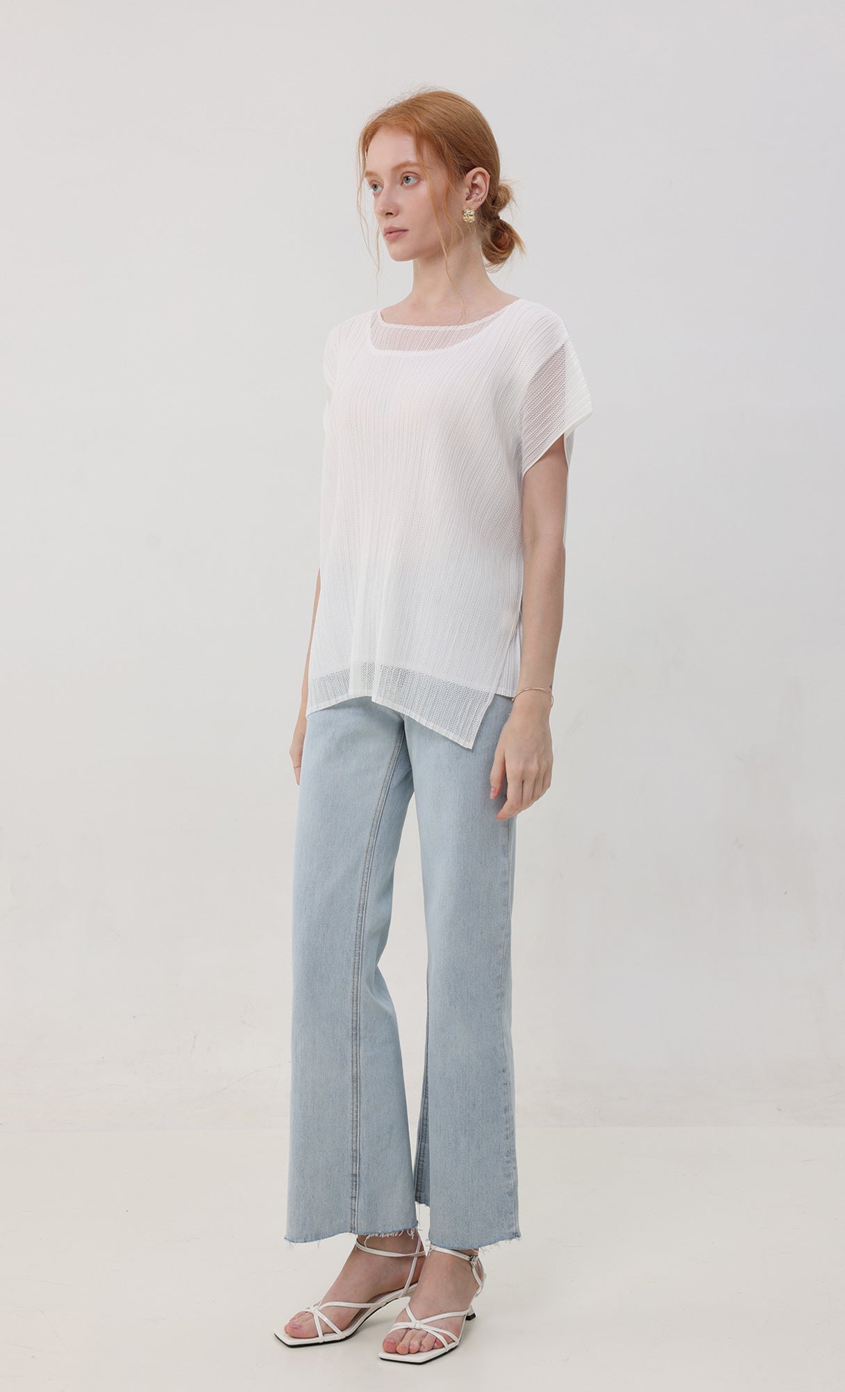 Airy pleated sleeveless top_ivory