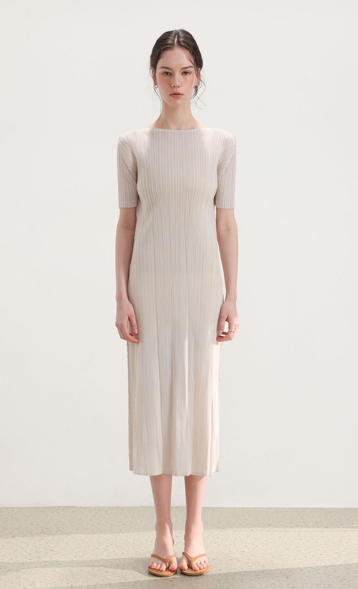 Dalia half-sleeve pleated dress_ivory
