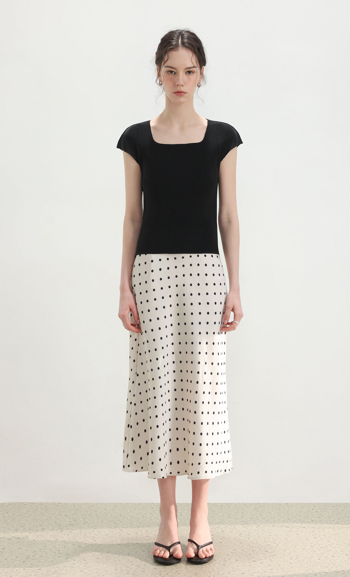 Nora pleated cap-sleeve top_black