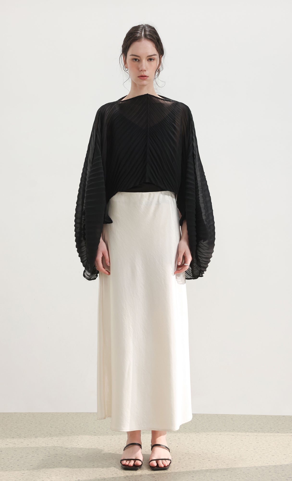Pleated cape scarf_black