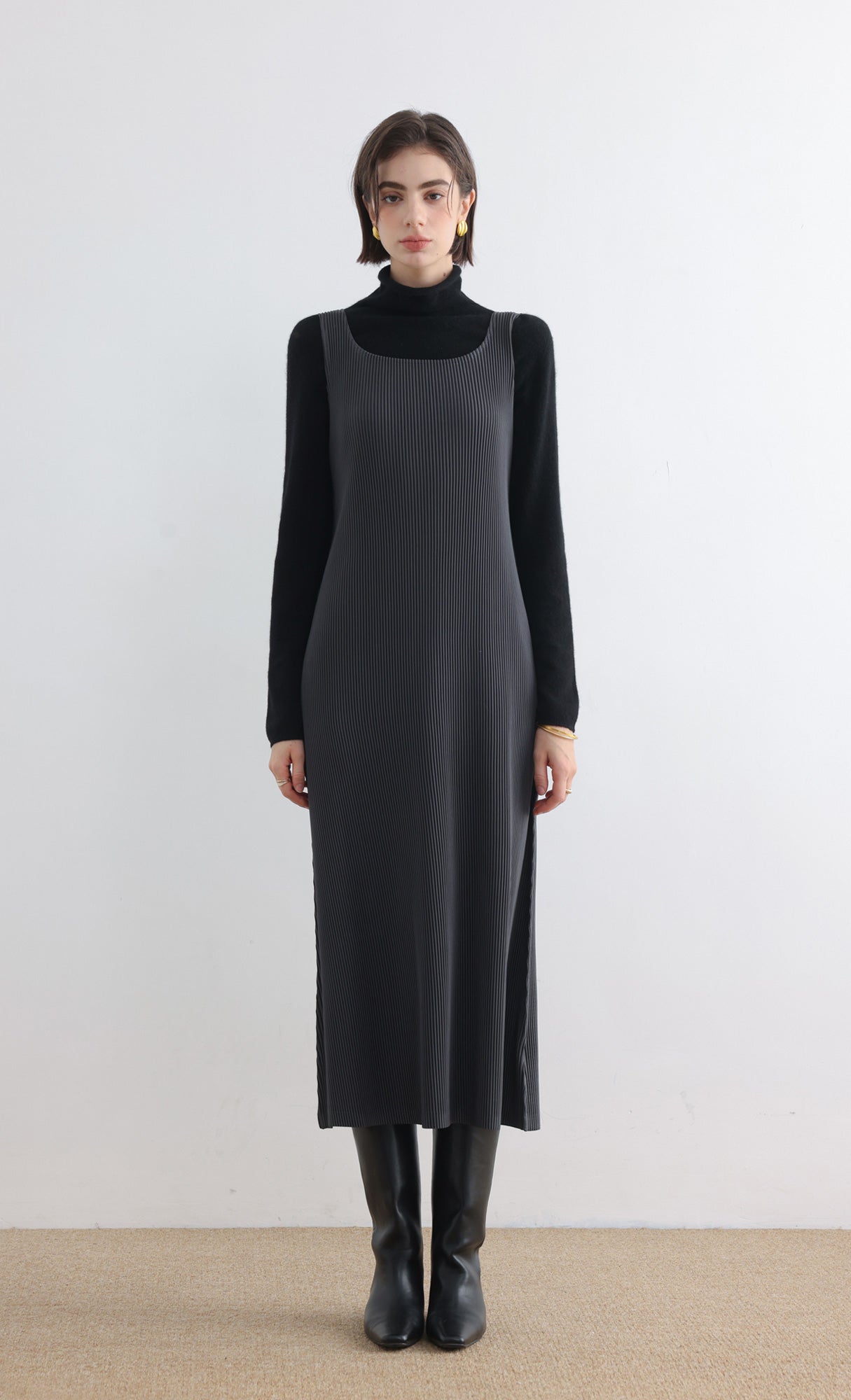 Soly Pleats Sleeveless Dress_Charcoal