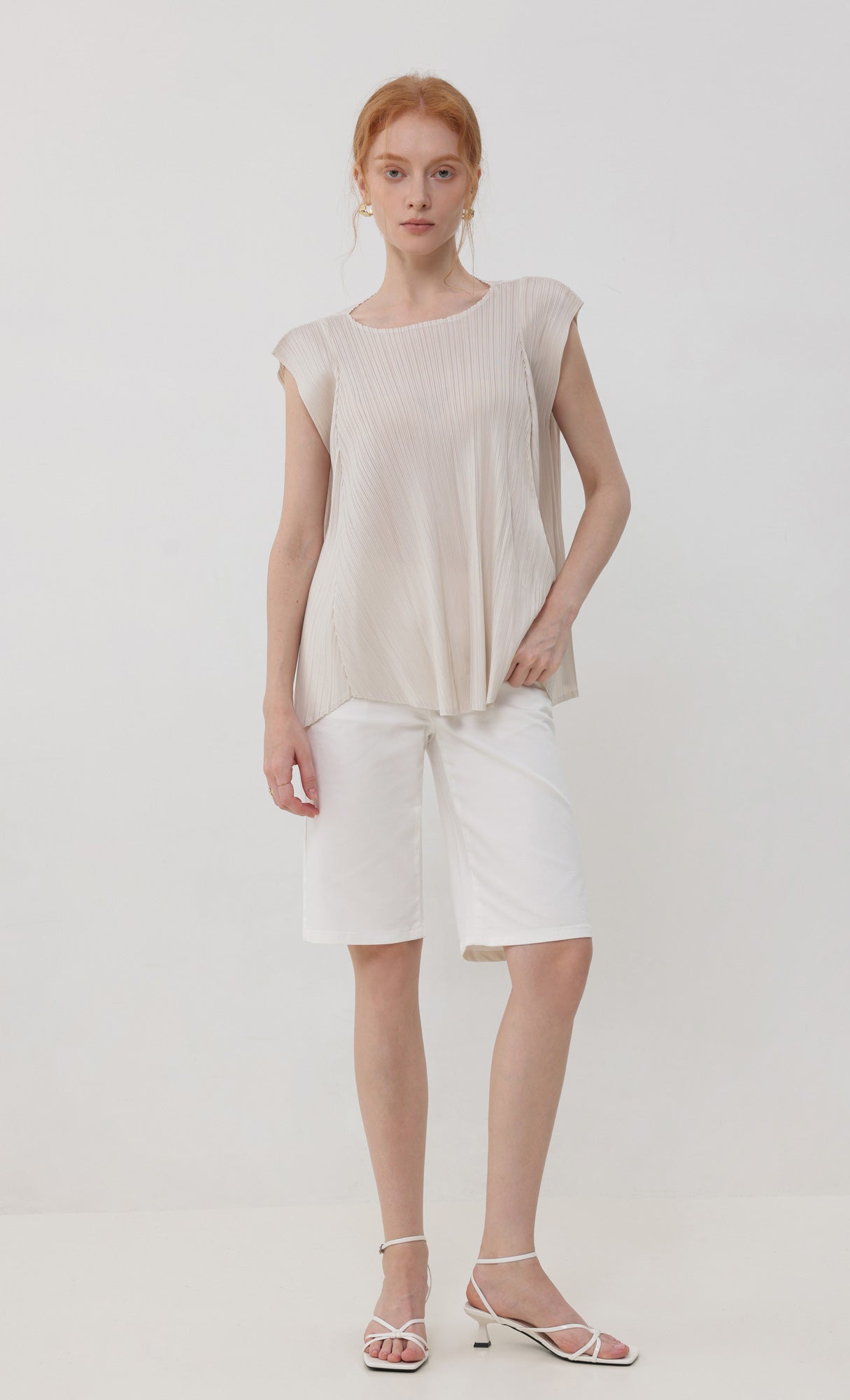 Soft pleated sleeveless top_lightbeige