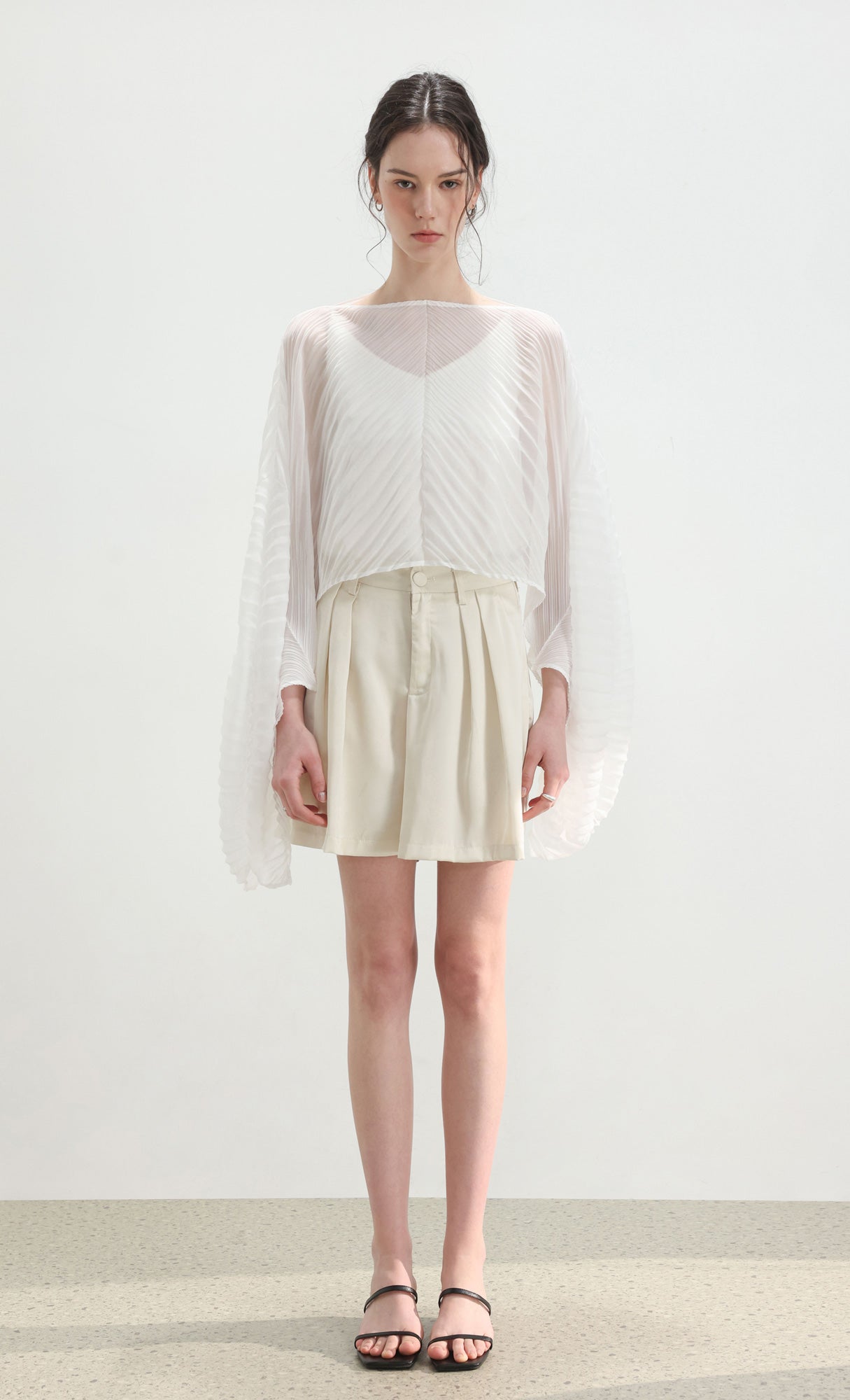 Pleated cape scarf_white