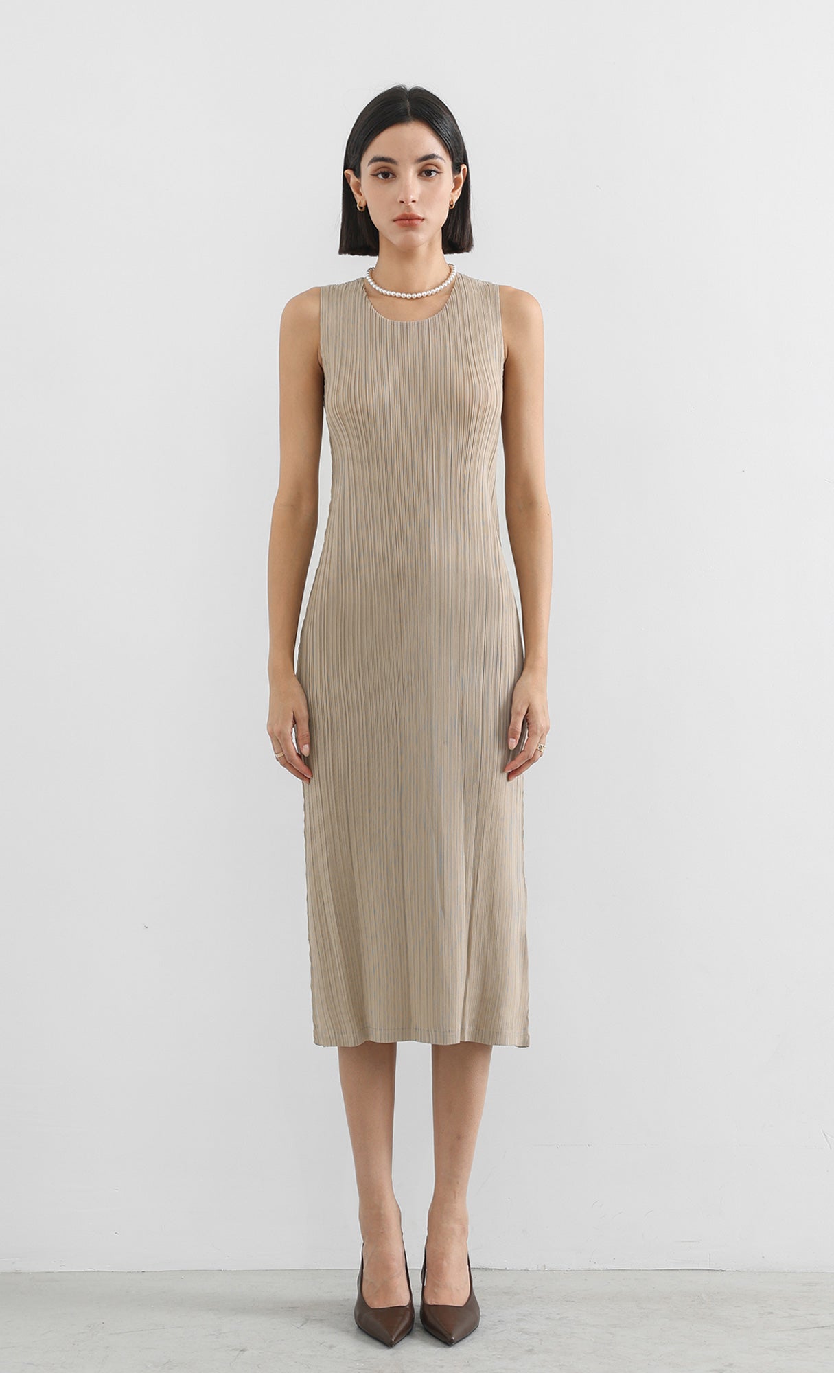 modi pleated sleeveless dress_beige
